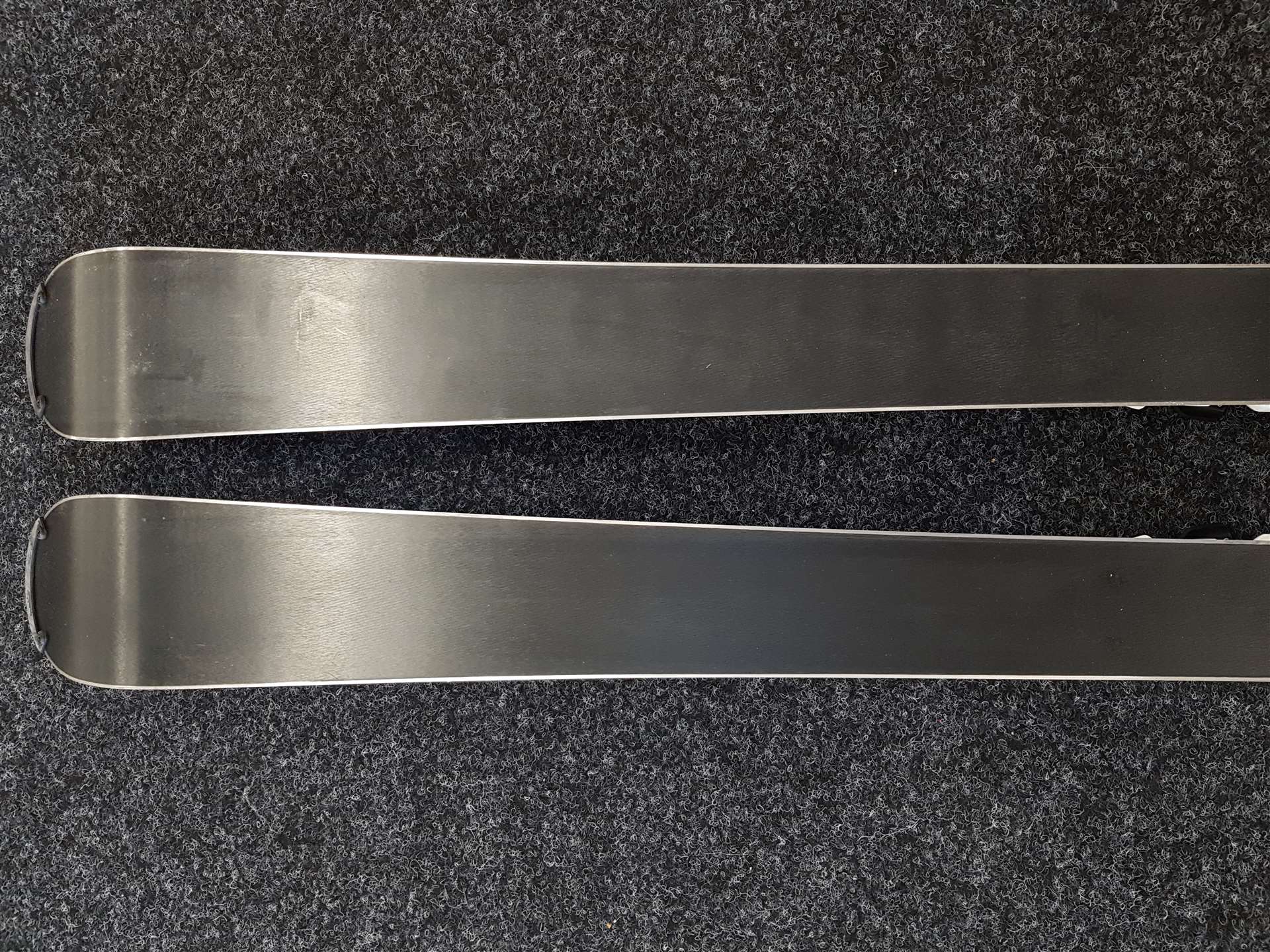 Zánovní lyže SPORTEN Apollo + vázání Tyrolia 11.0