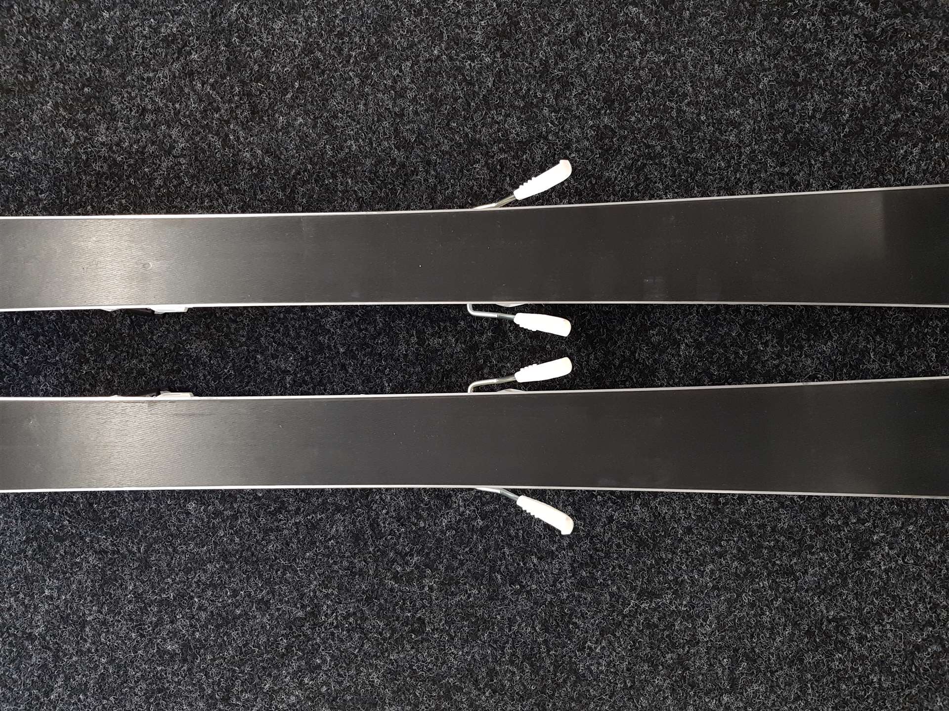 Zánovní lyže SPORTEN Apollo + vázání Tyrolia 11.0