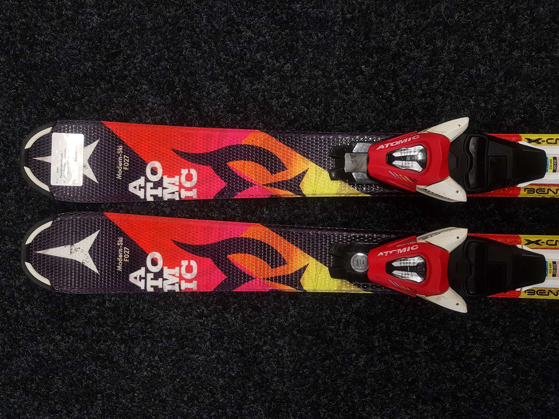 Rabljene dječje skije ATOMIC Redster + vezovi Atomic XTE 45