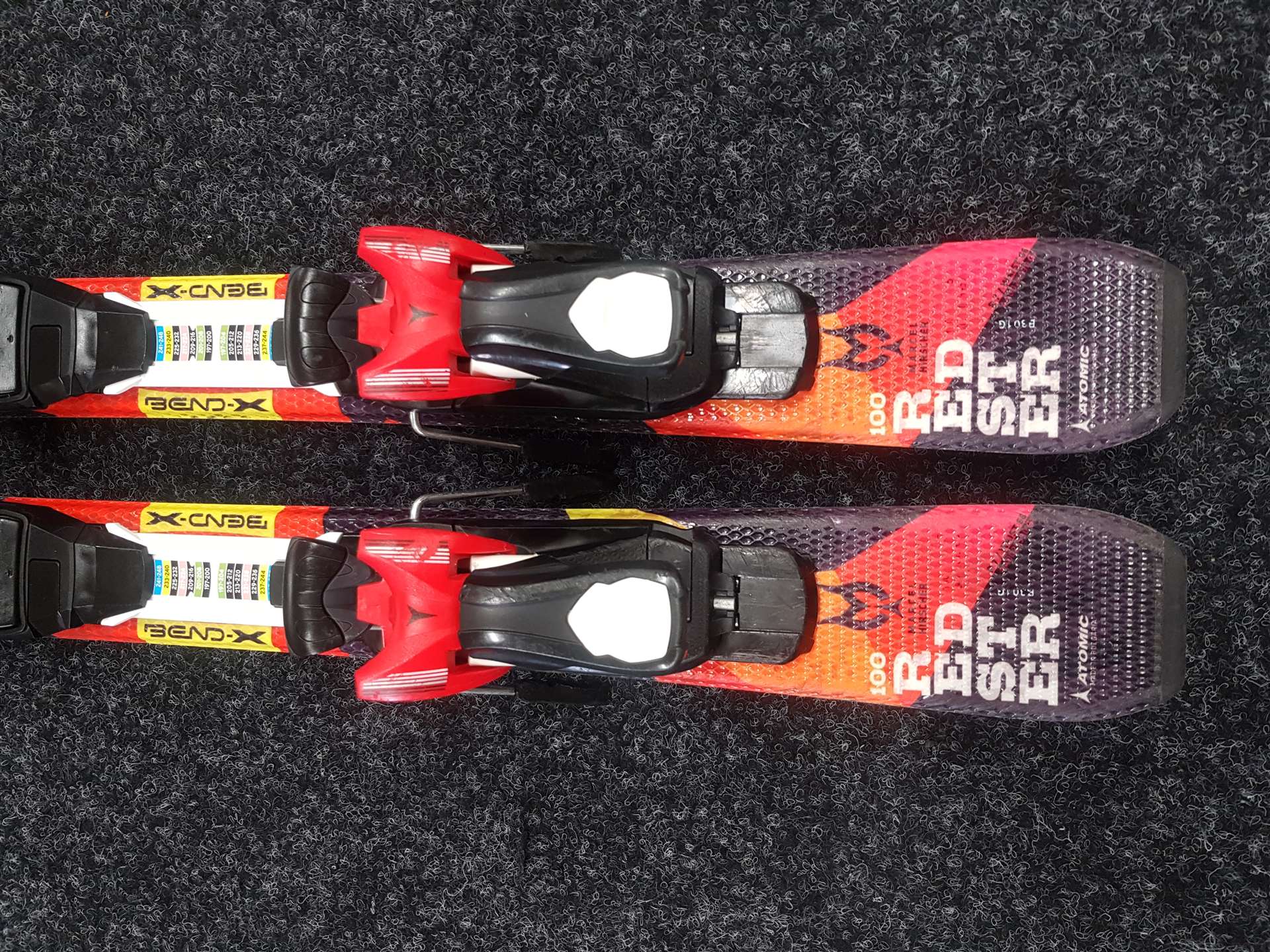 Rabljene dječje skije ATOMIC Redster + vezovi Atomic XTE 45