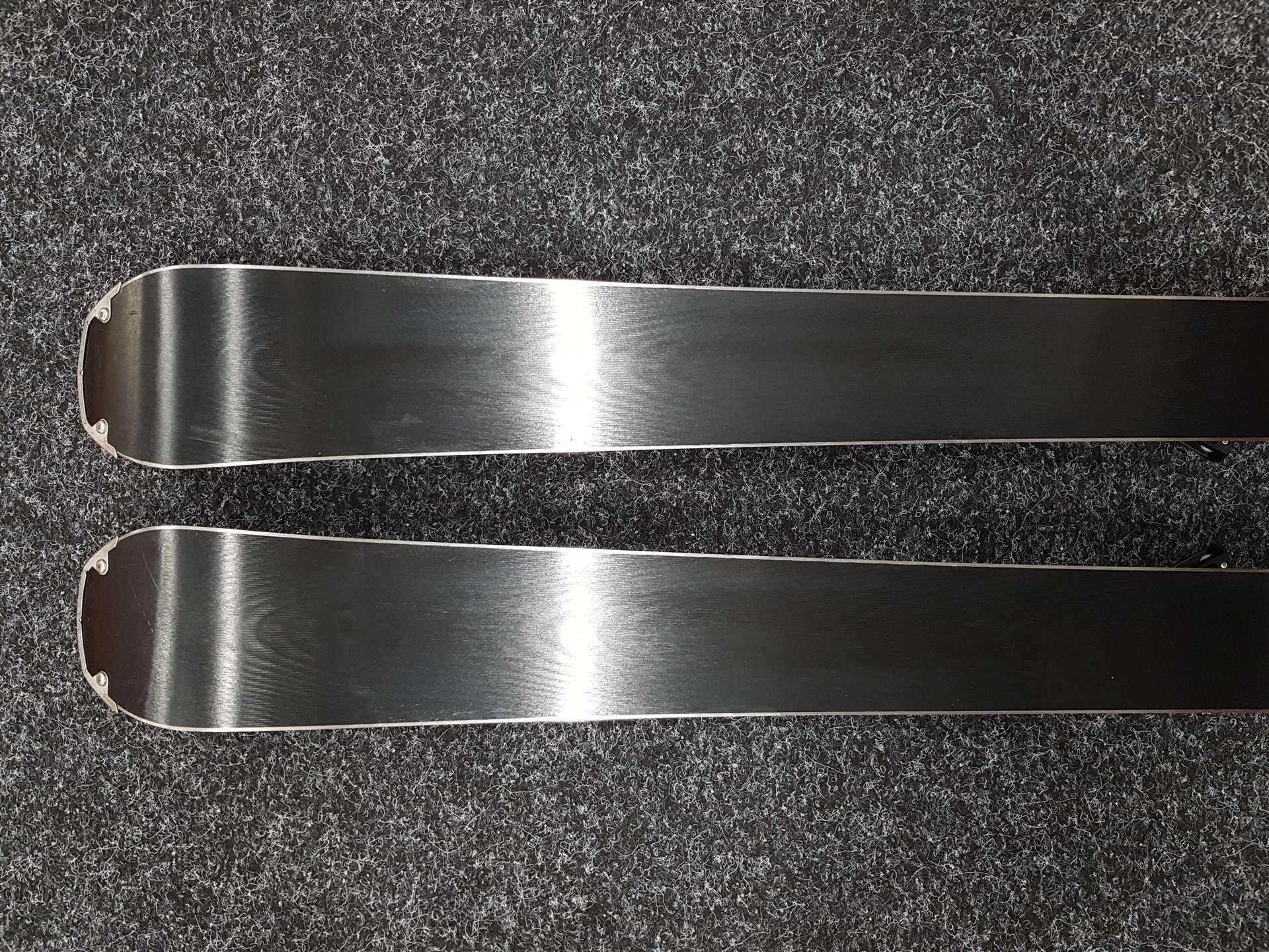 Gebrauchte FISCHER Fire Ski + Fischer RS9 Bindungen