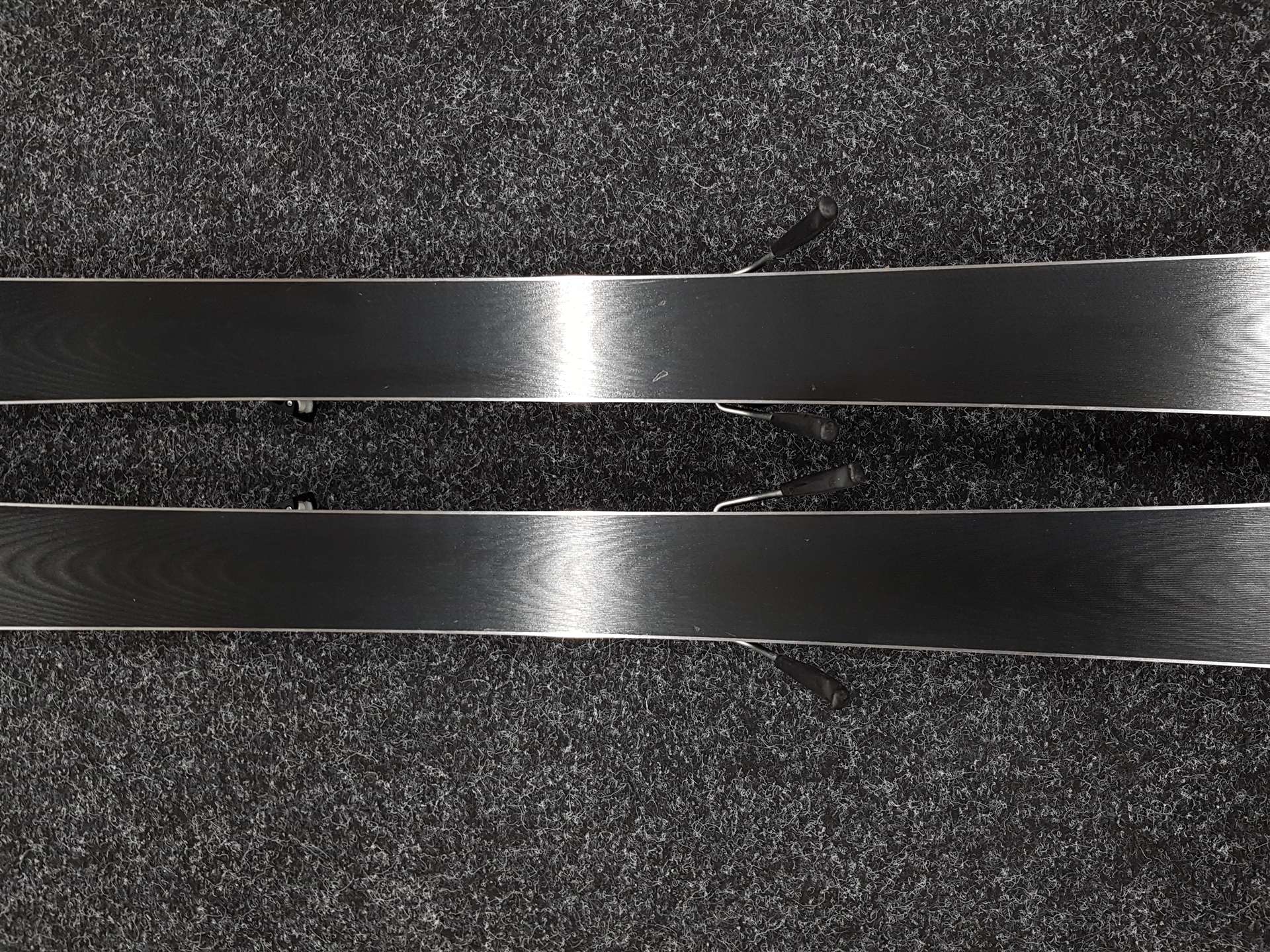 Gebrauchte FISCHER Fire Ski + Fischer RS9 Bindungen
