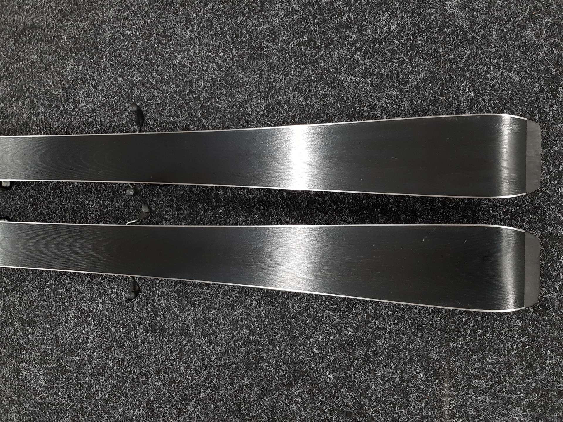 Gebrauchte FISCHER Fire Ski + Fischer RS9 Bindungen