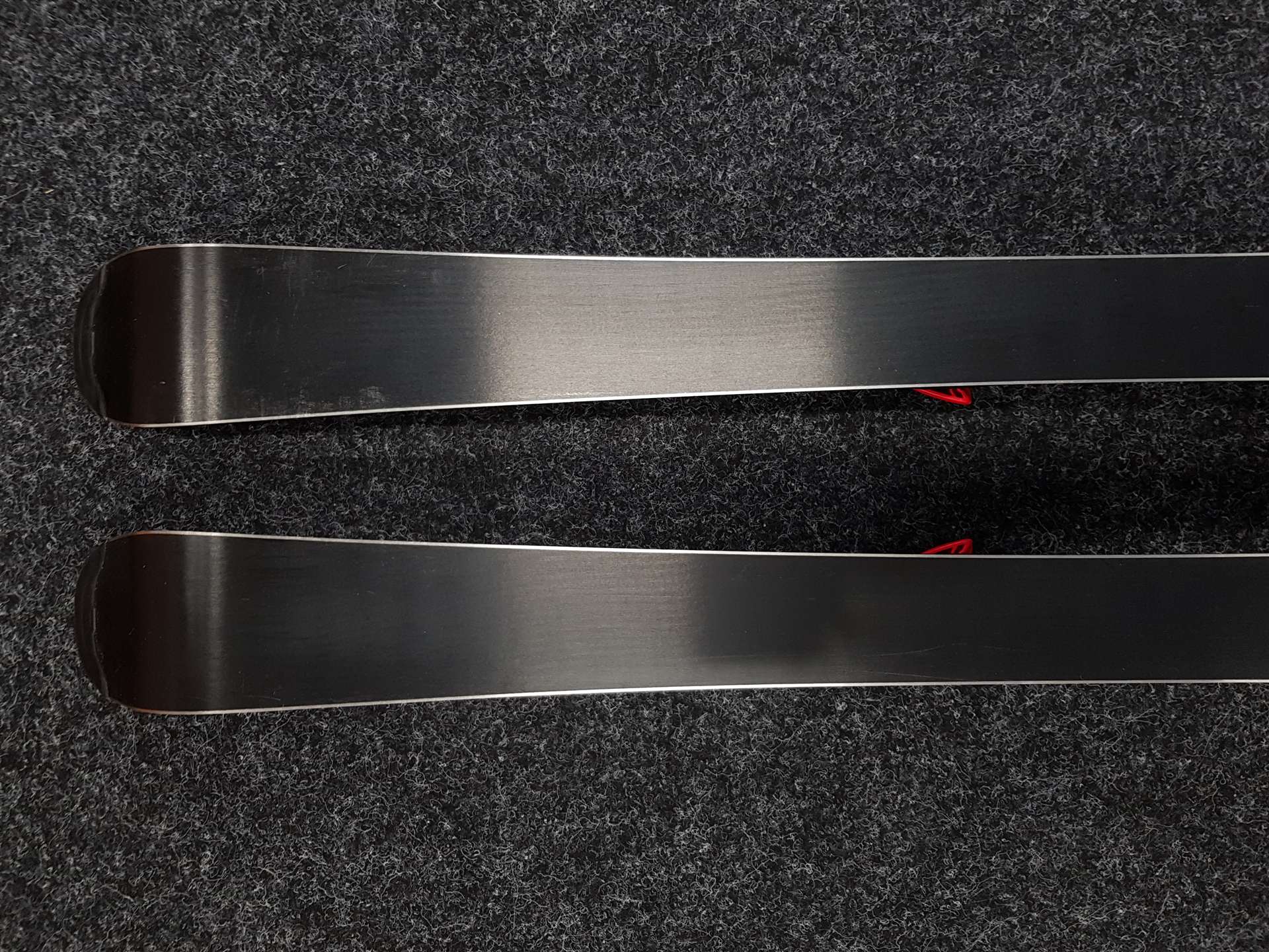 Sci usati per bambini ATOMIC Redster J2 + attacchi Atomic 5