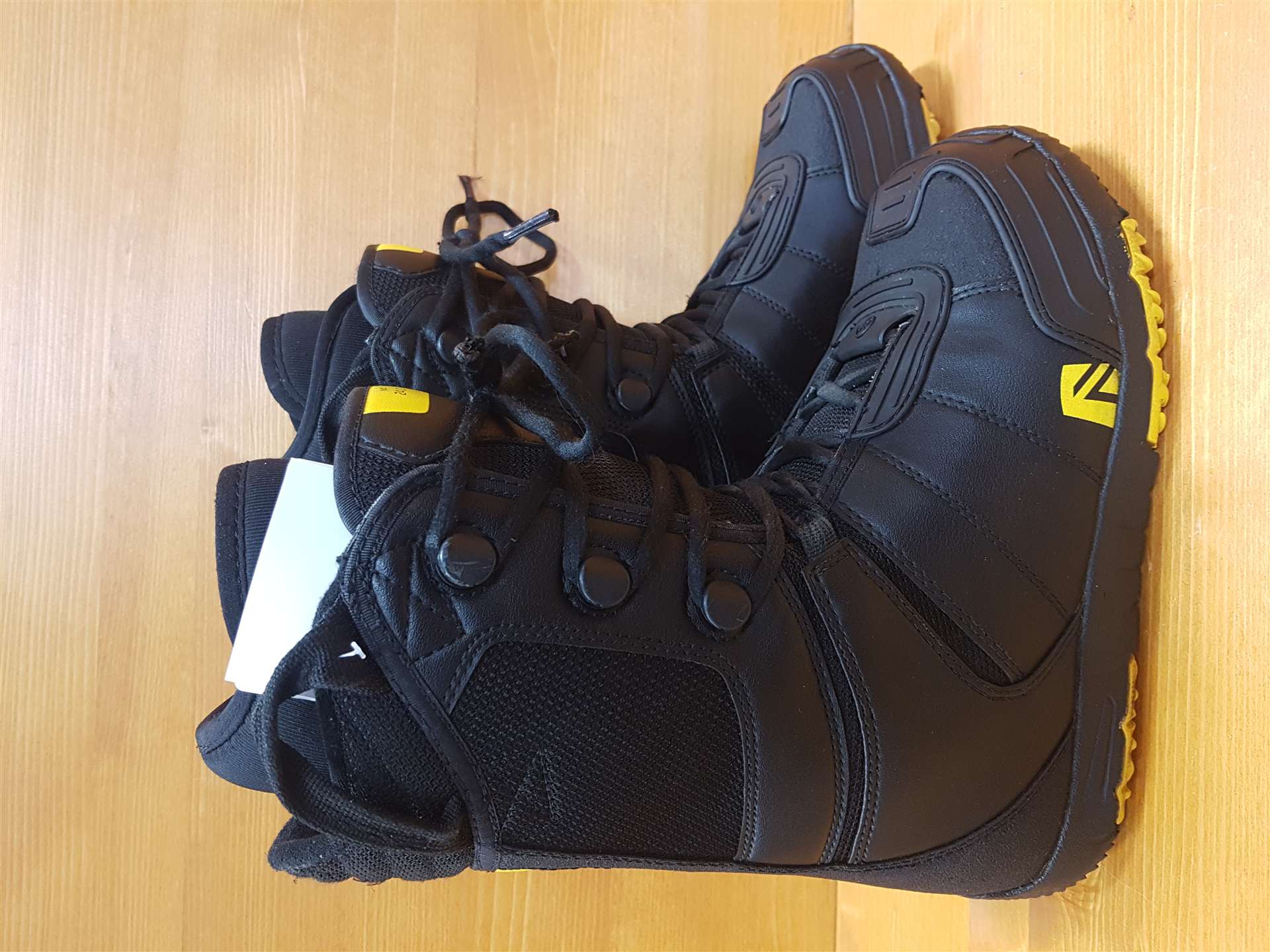 Cizme de snowboard NIEDECKER second hand