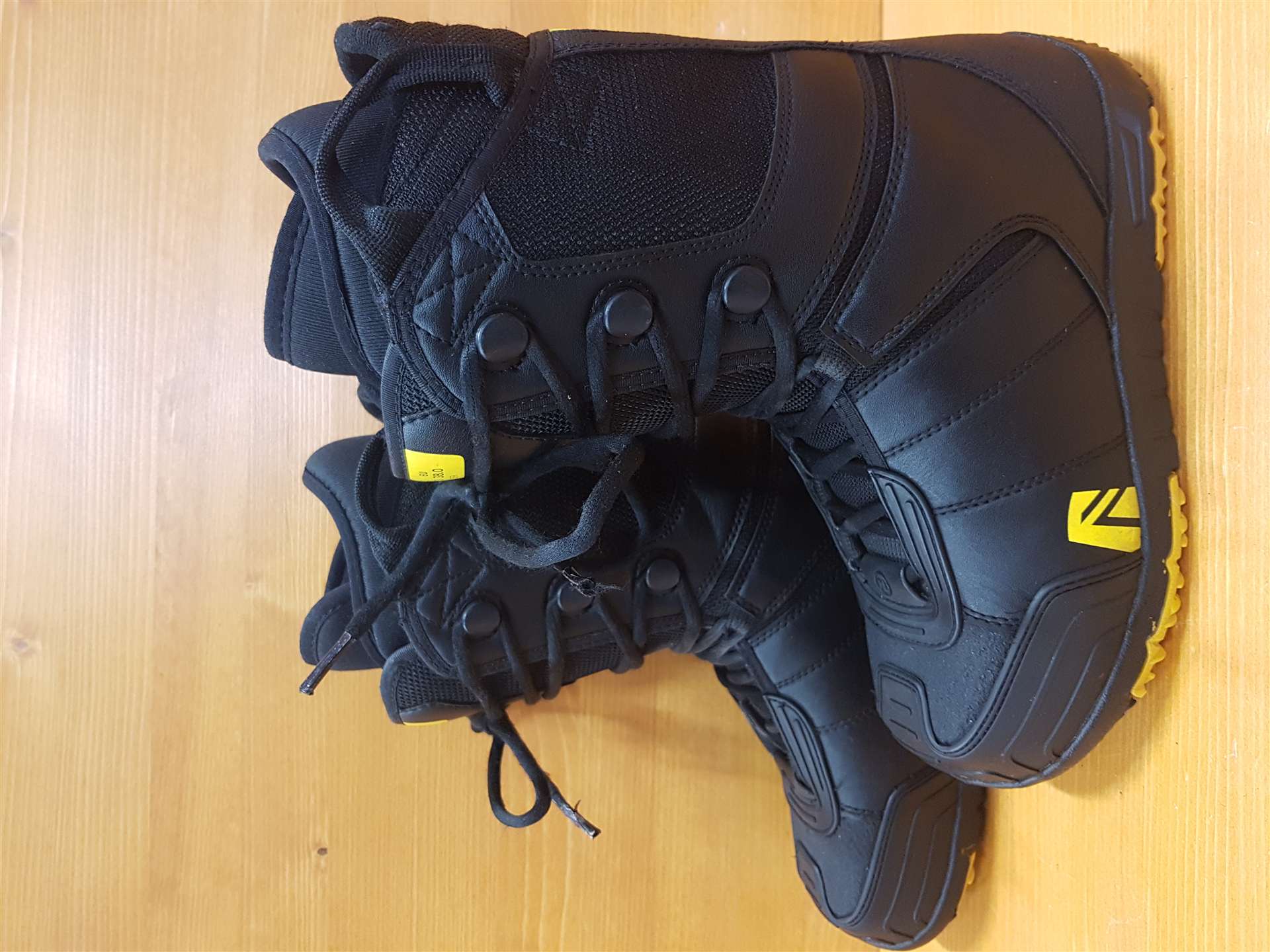 Cizme de snowboard NIEDECKER second hand