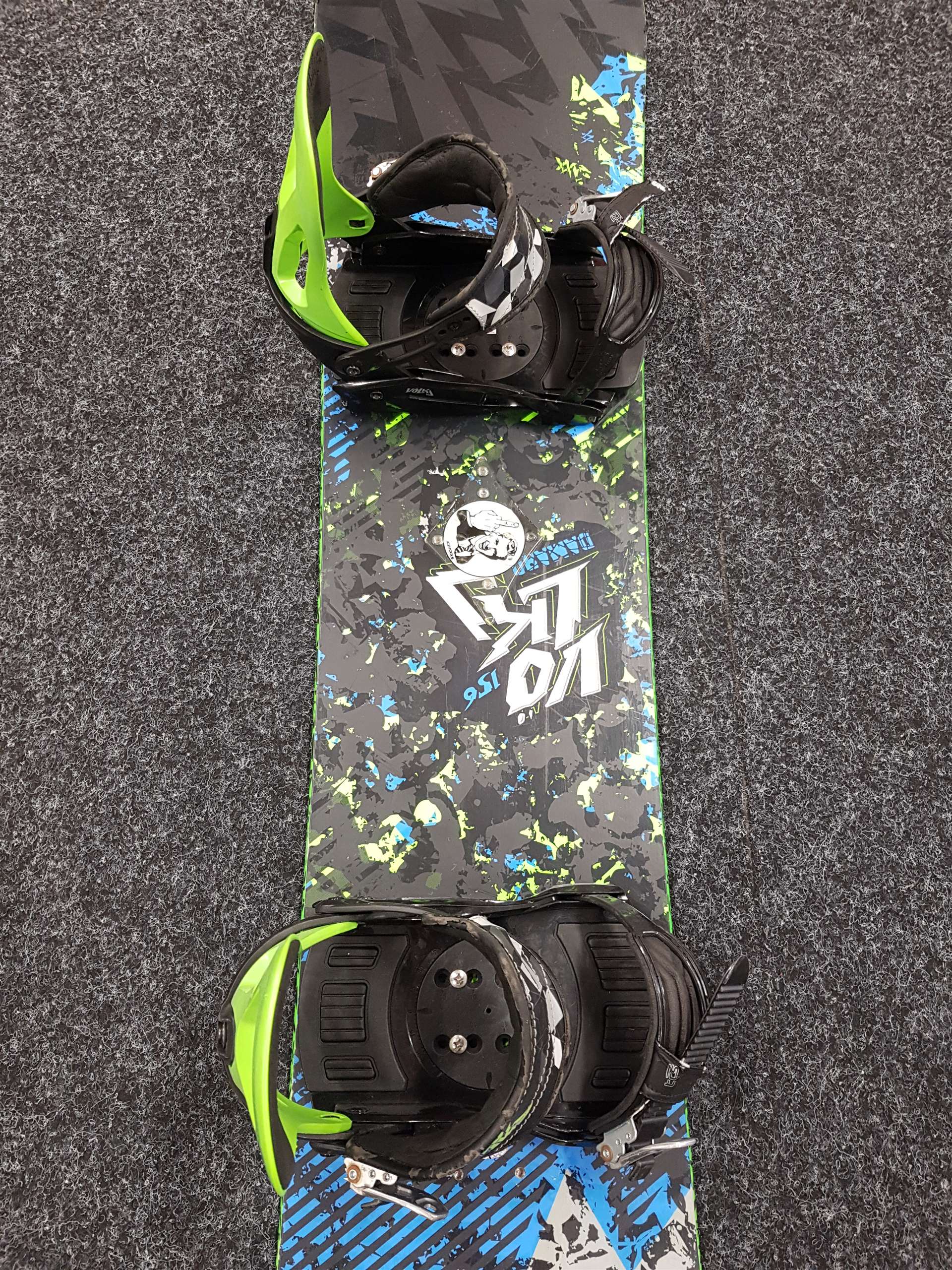 Snowboard VOLKL Damaro usato + attacchi Volkl taglia L/XL