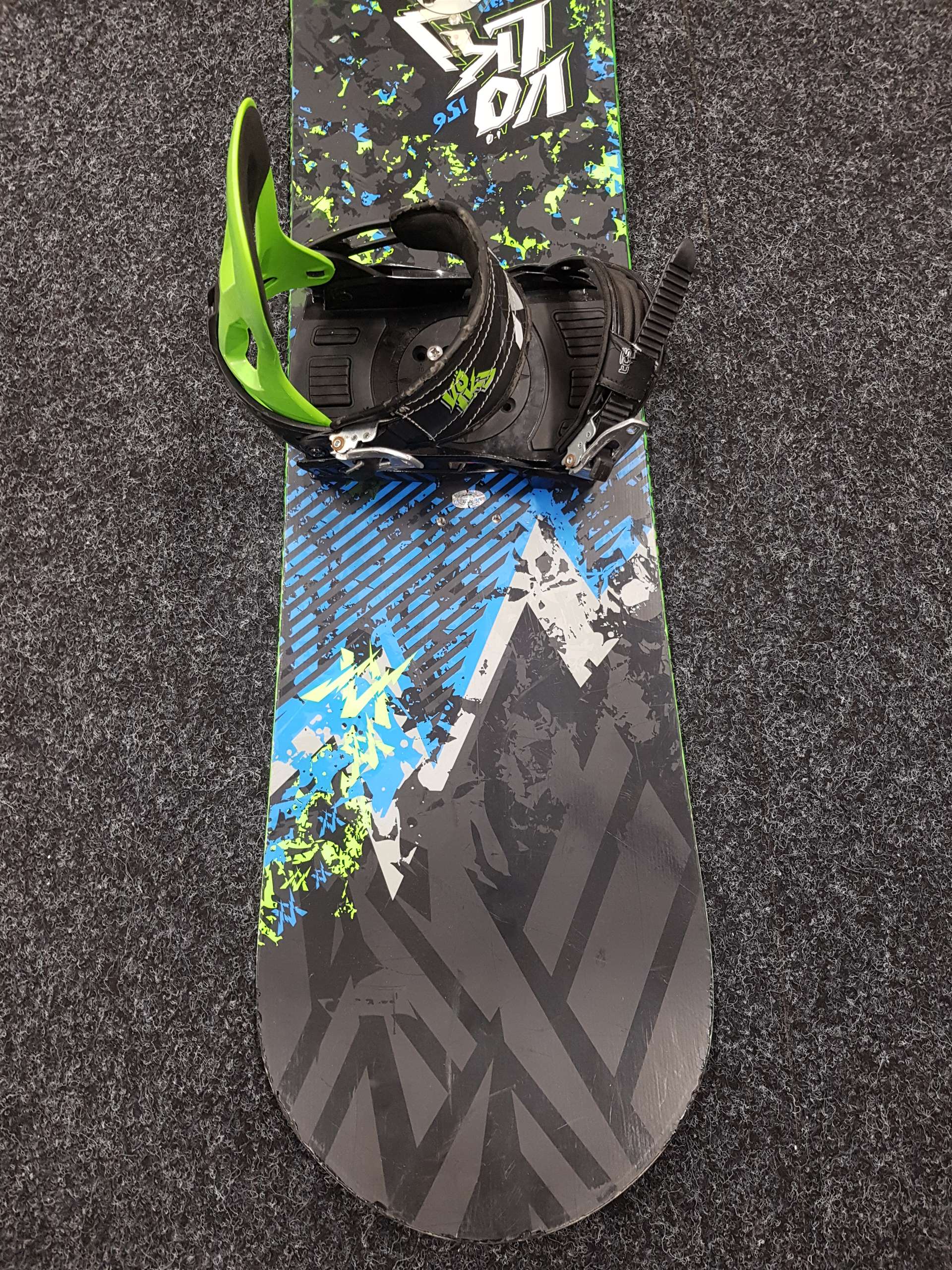 Snowboard VOLKL Damaro usato + attacchi Volkl taglia L/XL