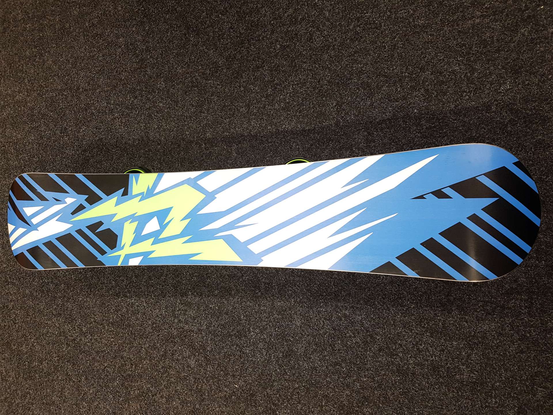 Snowboard VOLKL Damaro usato + attacchi Volkl taglia L/XL