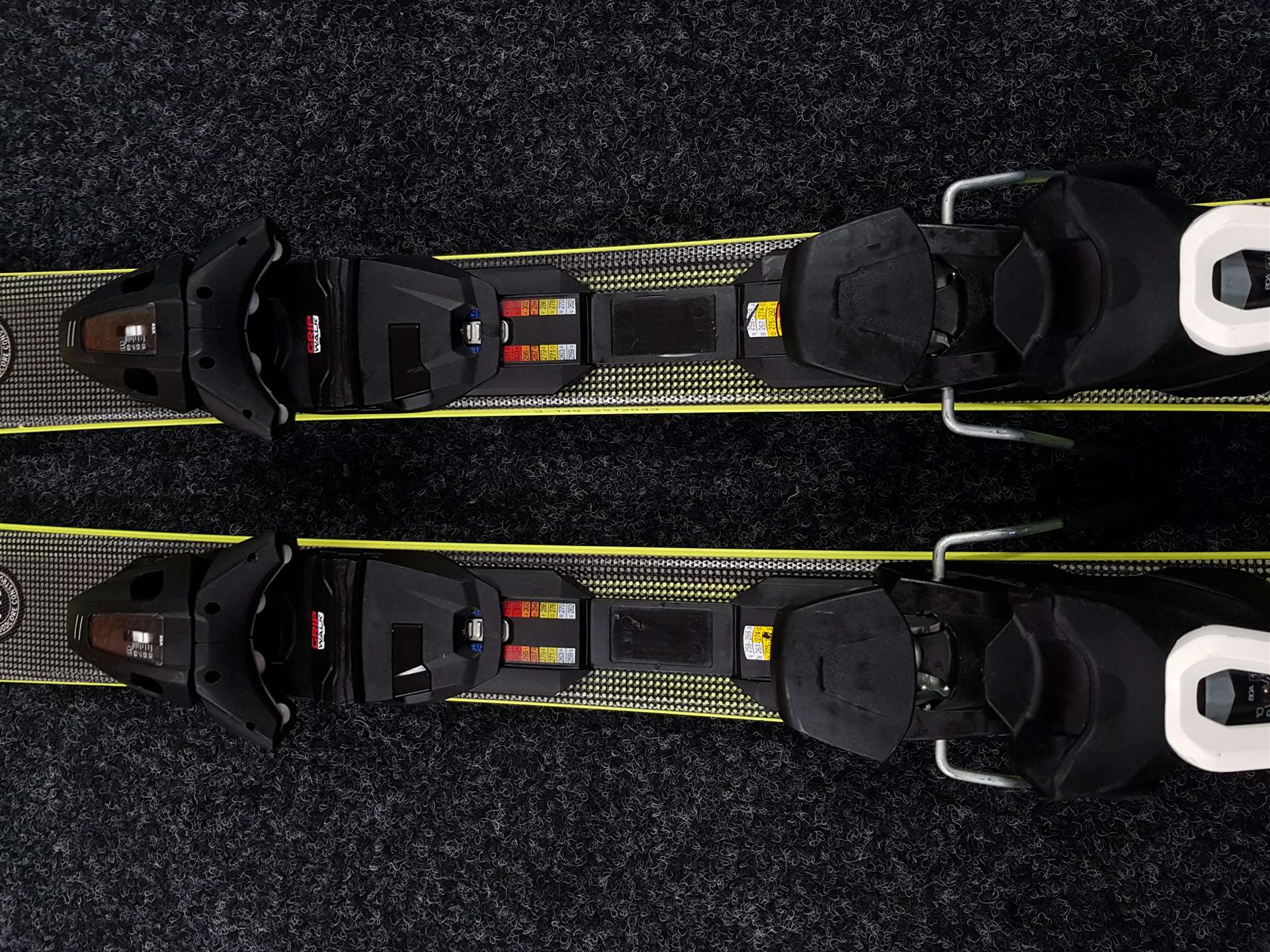 Použité lyže HEAD Shape SX + vázání Head 11