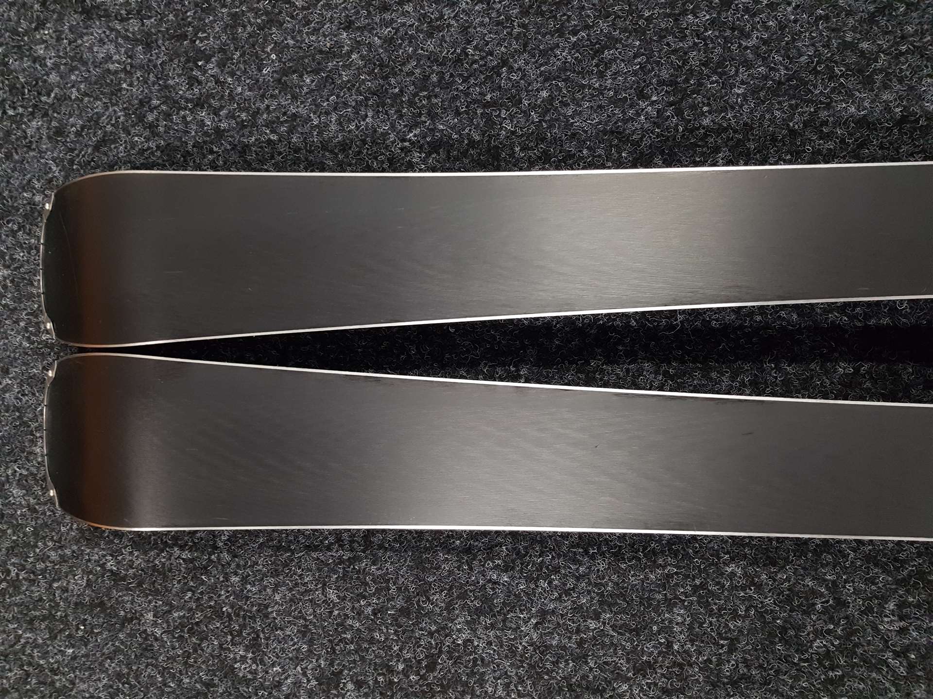 Použité lyže HEAD Shape SX + vázání Head 11
