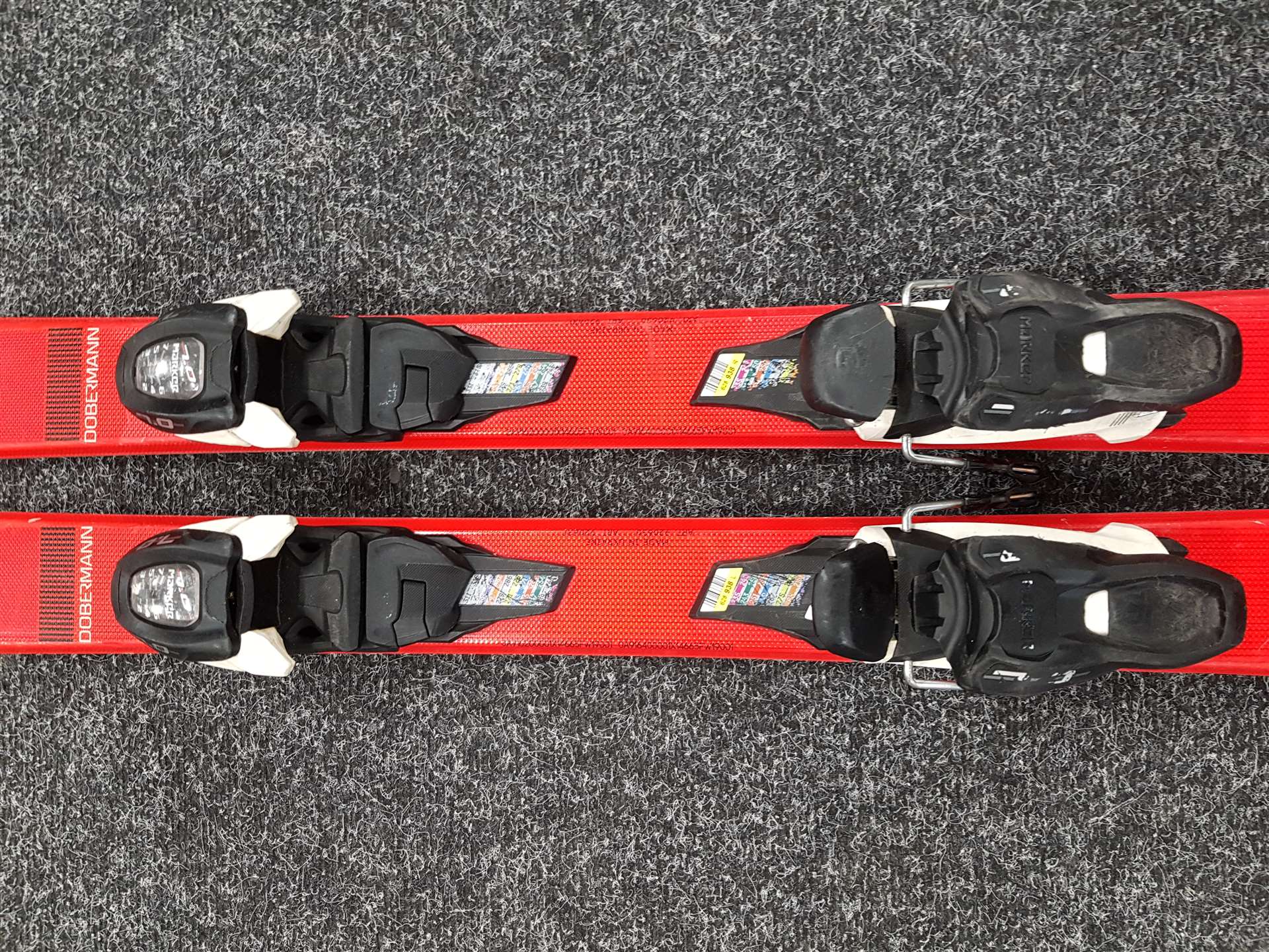 Schiuri folosite NORDICA TEAM RACE
