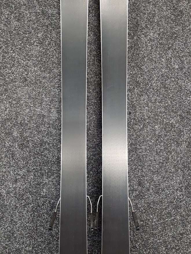 Jezděné lyže Rossignol Pursuit P400 Carbon