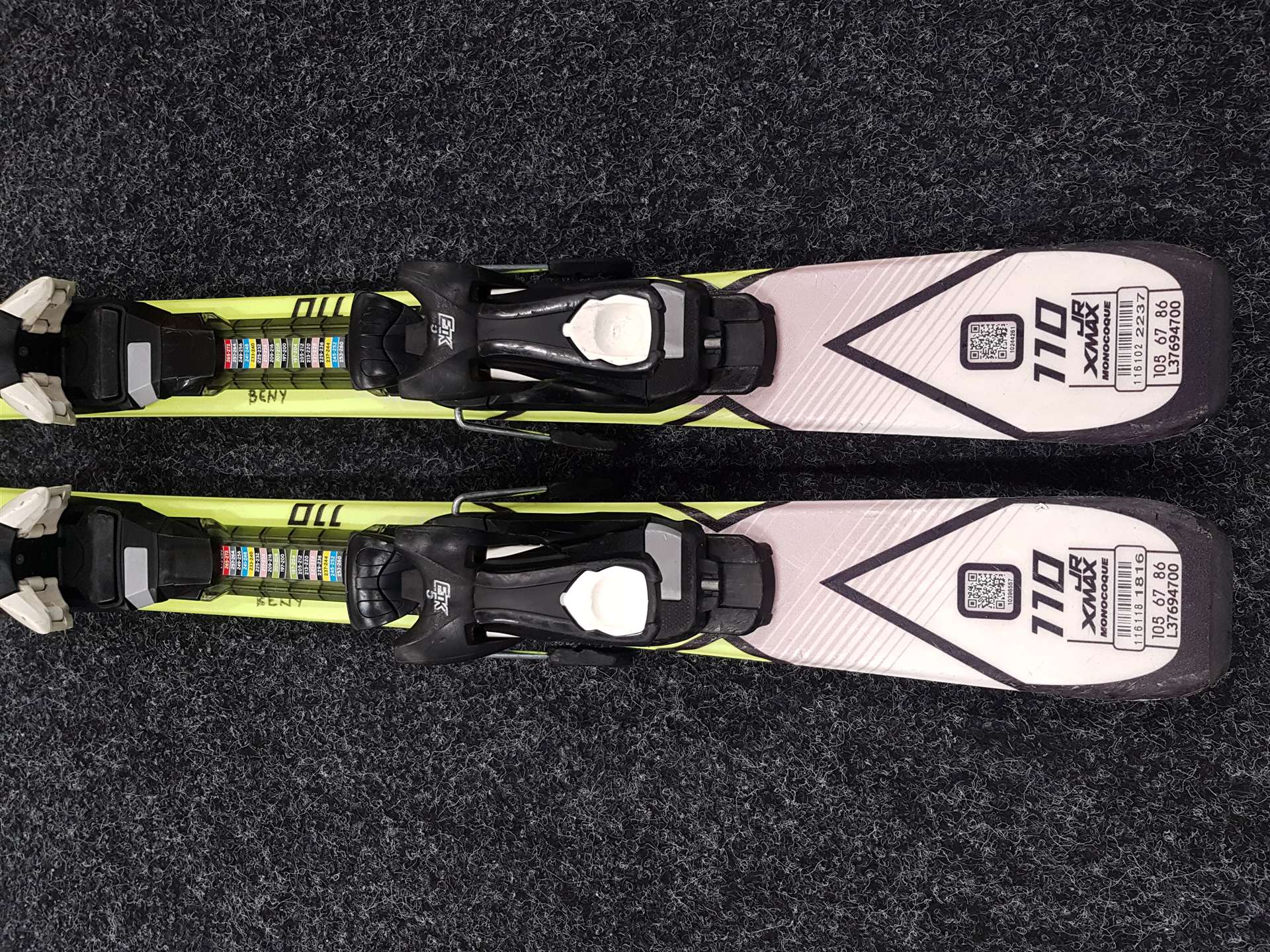 Esquís infantiles usados SALOMON XMAX JR + fijaciones Ezytrak ETK 5