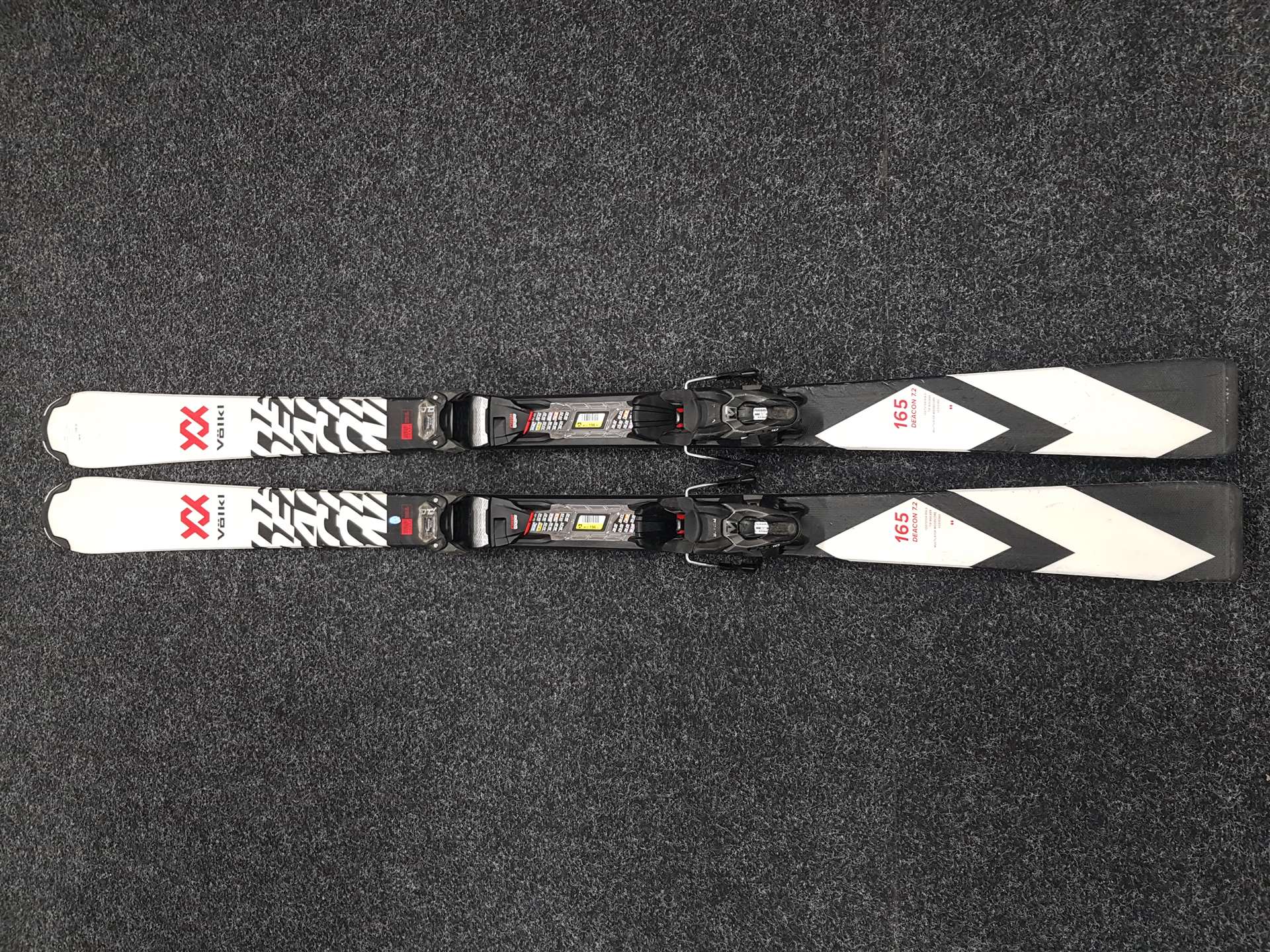 Použité lyže VOLKL Deacon 7.2 + vázání Marker FTD 10