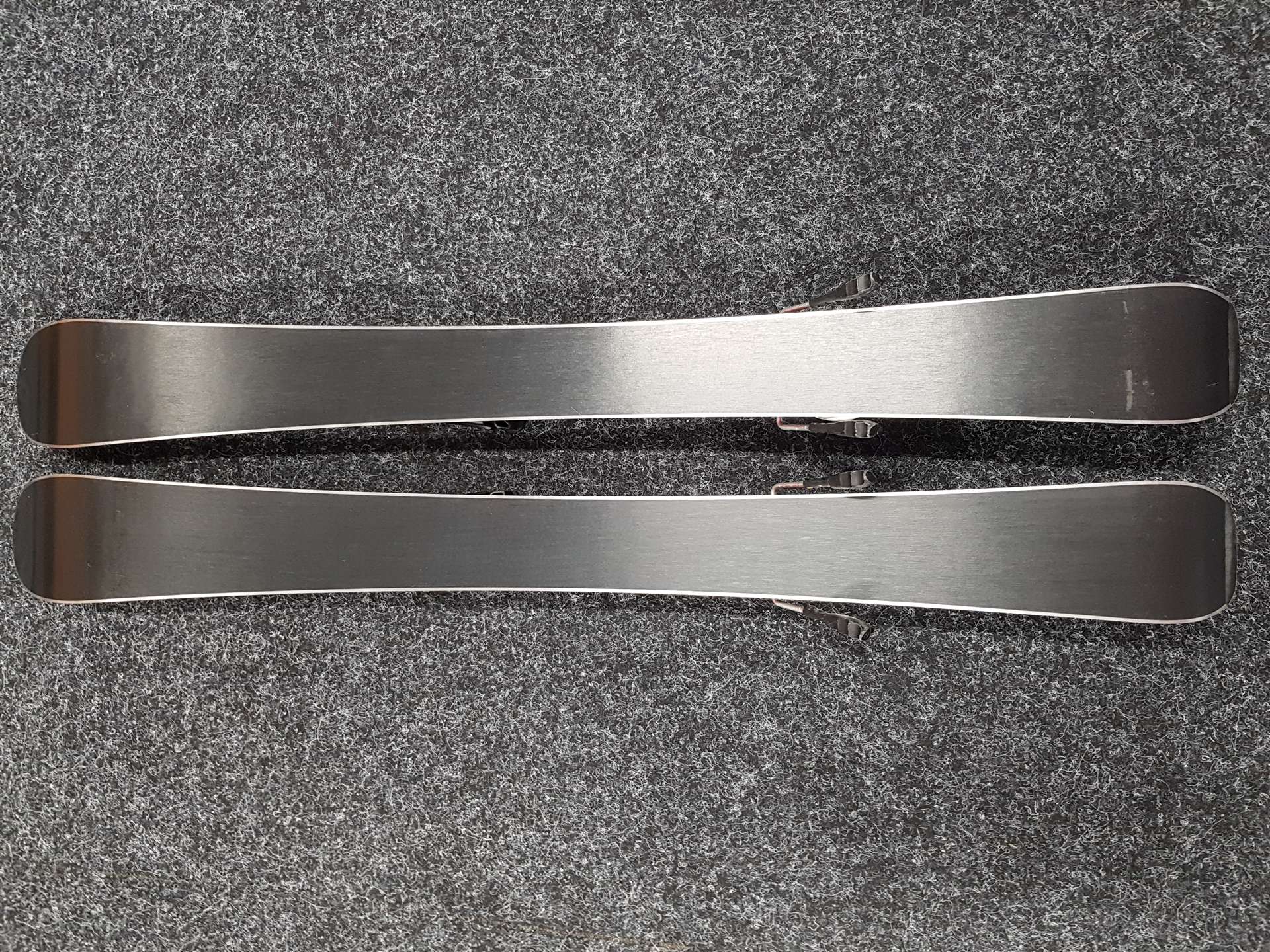 Używane narty dziecięce BLIZZARD Race + wiązania Blizzard 4.5