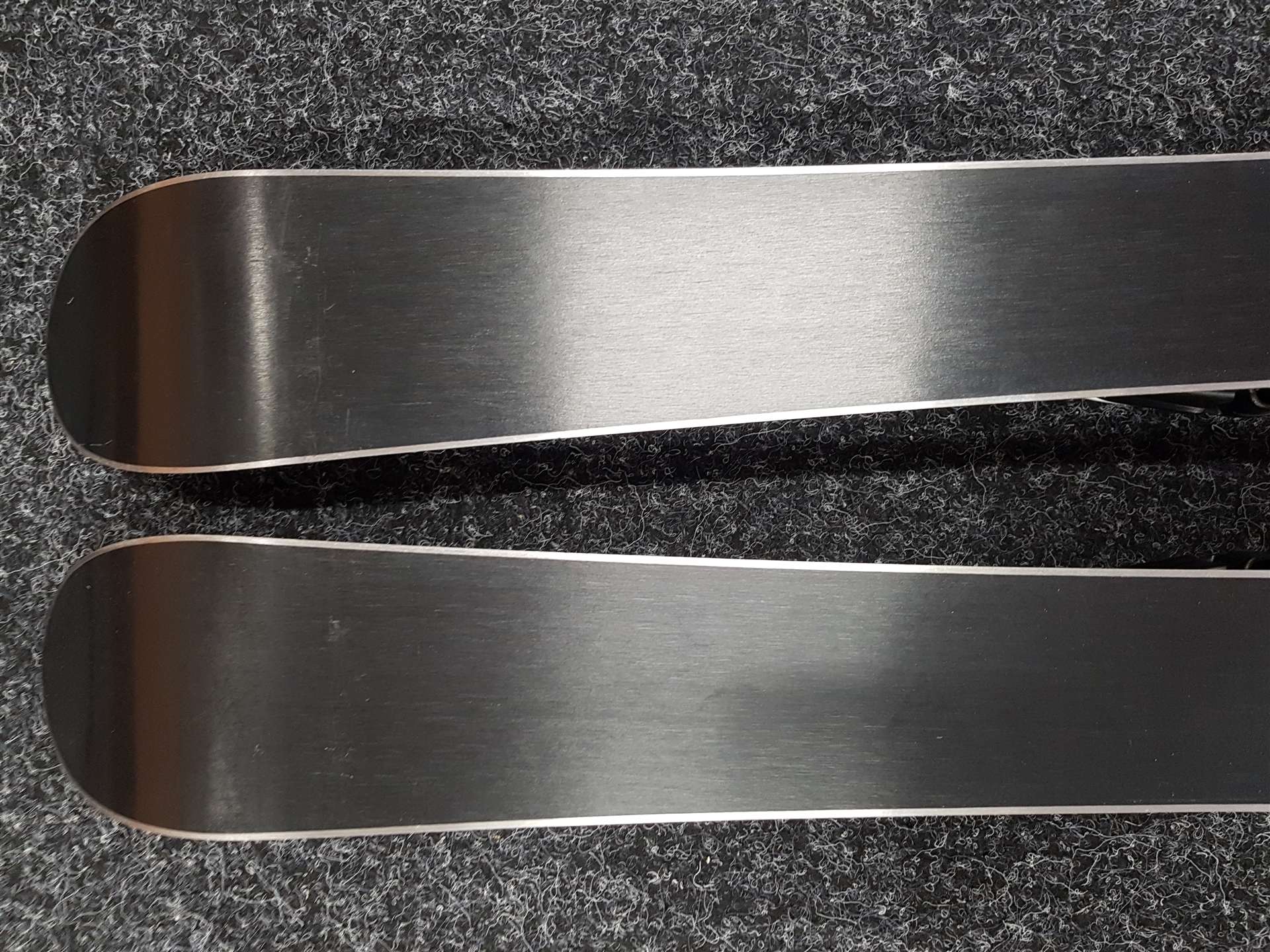 Używane narty dziecięce BLIZZARD Race + wiązania Blizzard 4.5