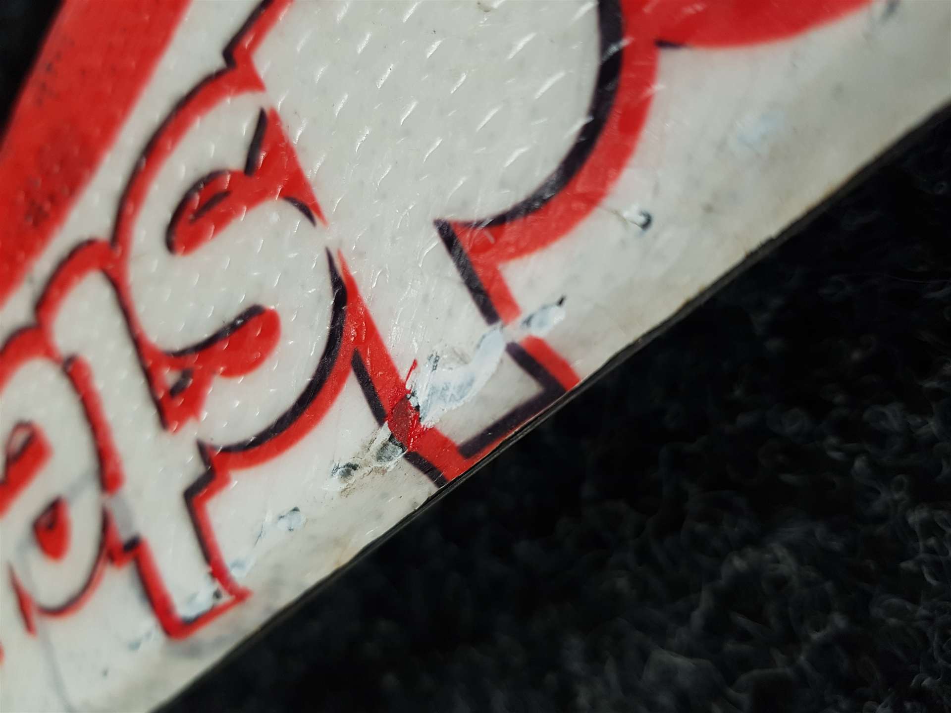 Esquís infantiles usados ATOMIC Redster + fijaciones Atomic 7.5