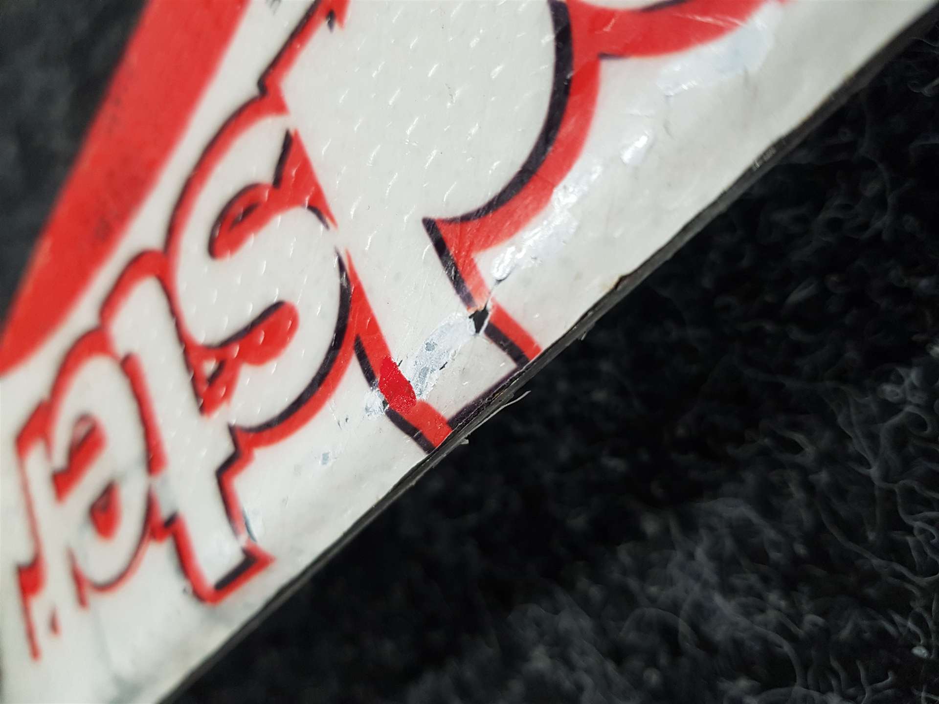 Esquís infantiles usados ATOMIC Redster + fijaciones Atomic 7.5