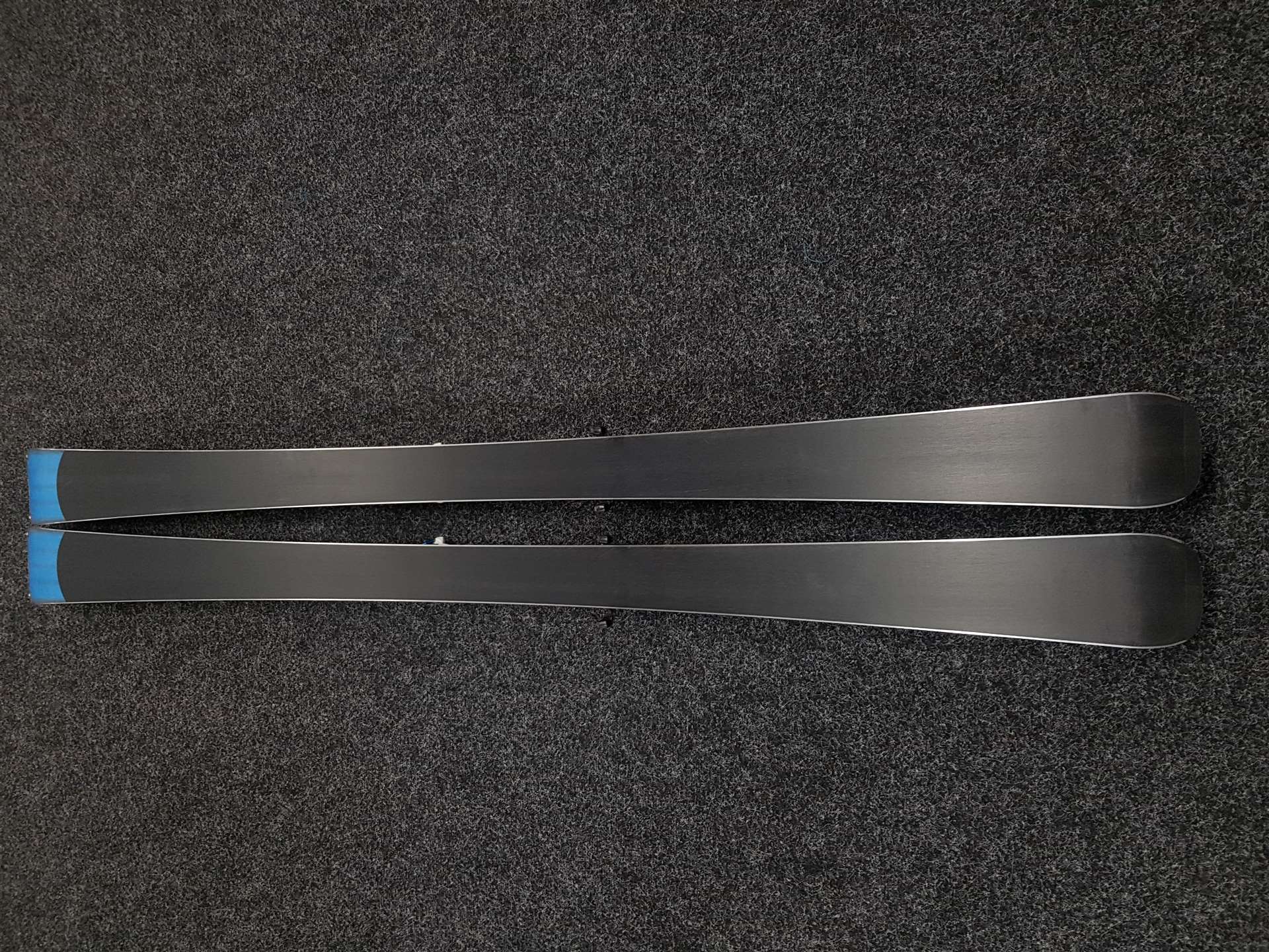 Bazárové  lyže  ROSSIGNOL Pursuit P500 LTD Carbon
