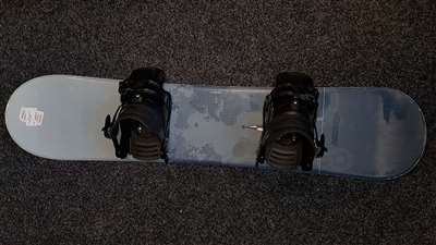 Bazárový snowboard Primero