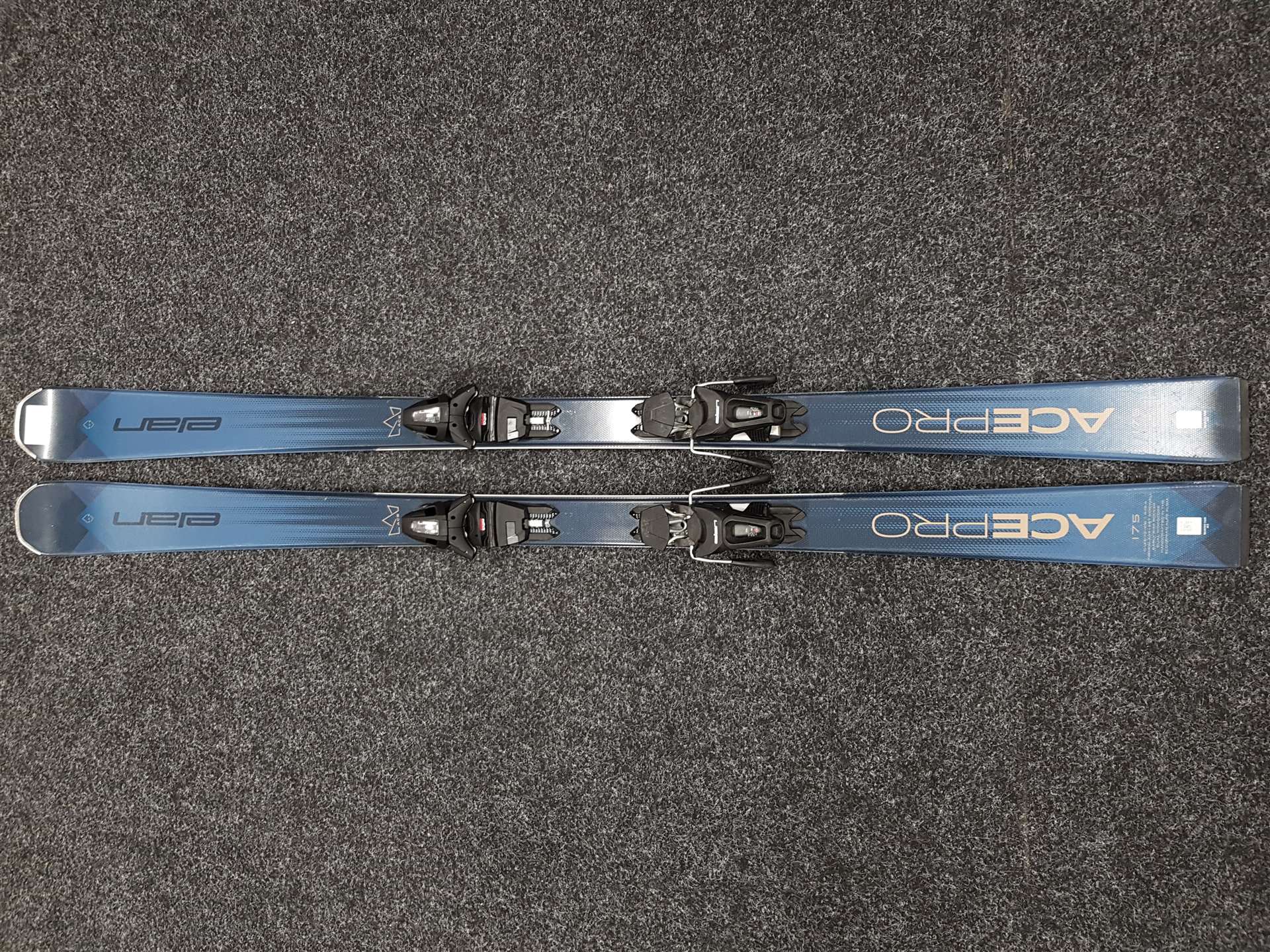 Skis ELAN Ace Pro d'occasion + fixations Elan EL 10