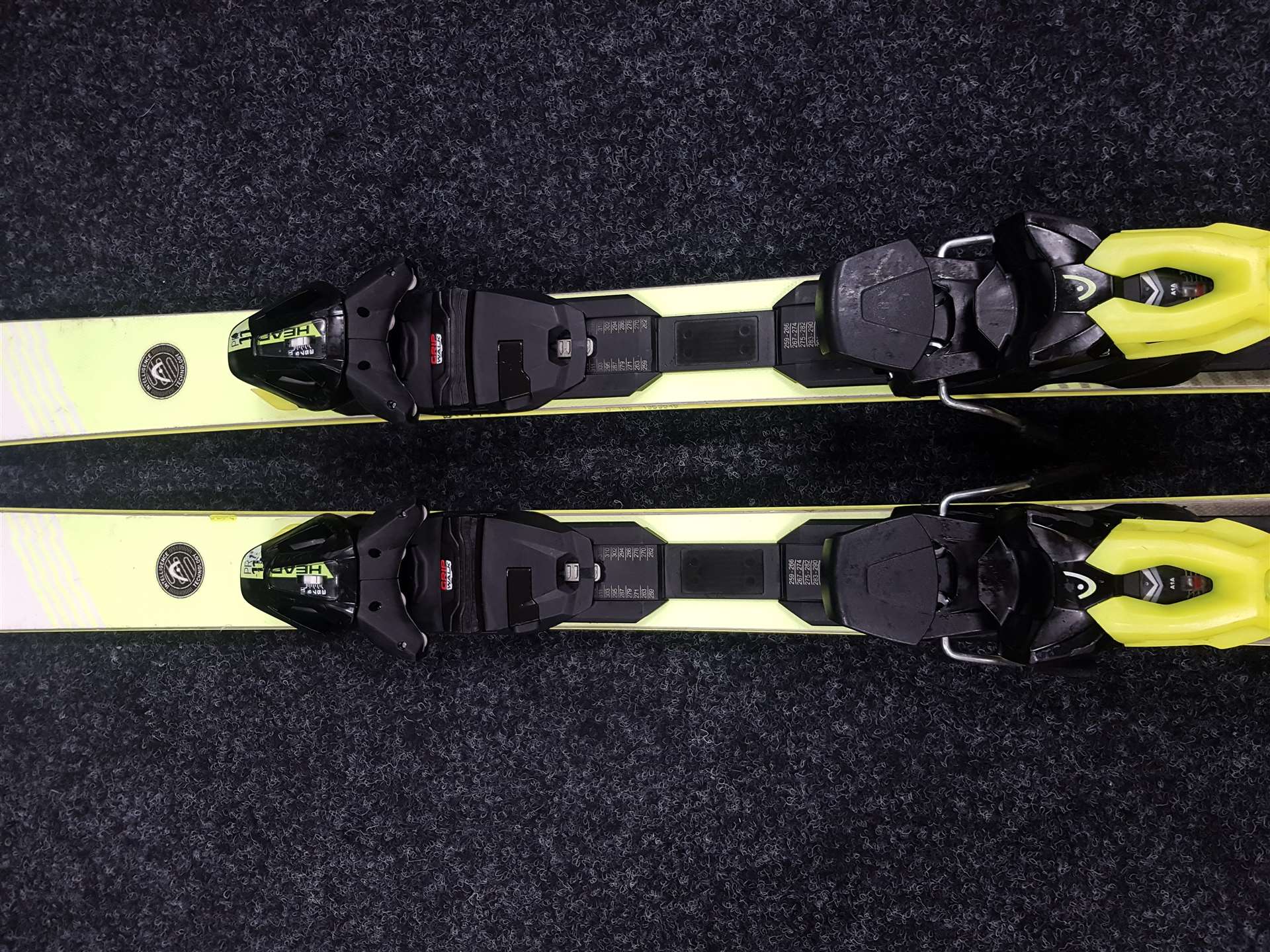Použité lyže HEAD Worldcup Rebels i.GSR + vázání Head PR 11