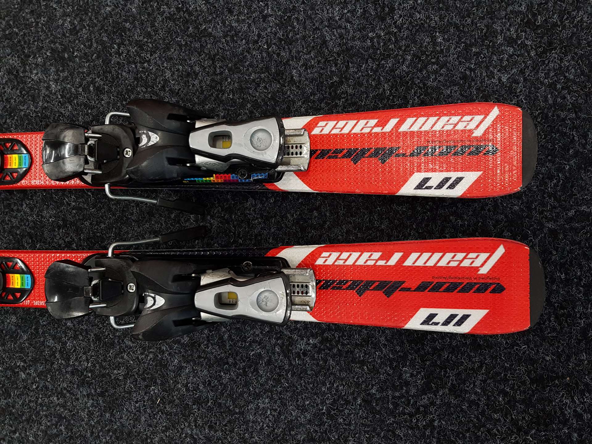 Gebrauchte HEAD Team Race Ski + Salomon C 9.0 Bindungen