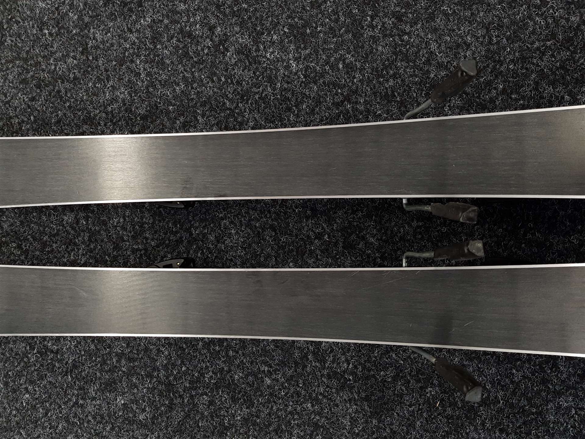 Gebrauchte HEAD Team Race Ski + Salomon C 9.0 Bindungen