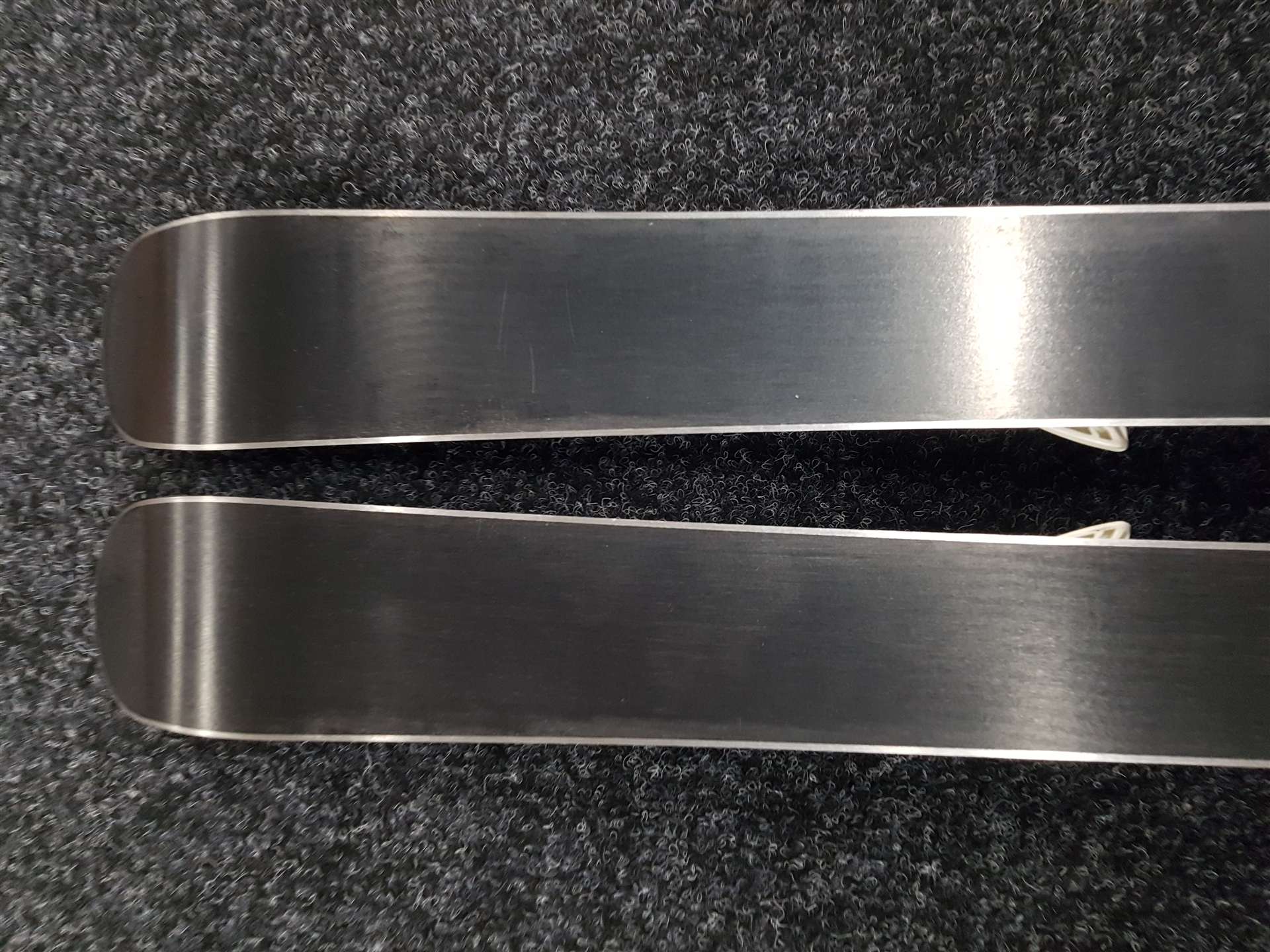 Gebrauchte Kinderski VÖLKL RTM JR 90 + Salomon C5 Bindungen