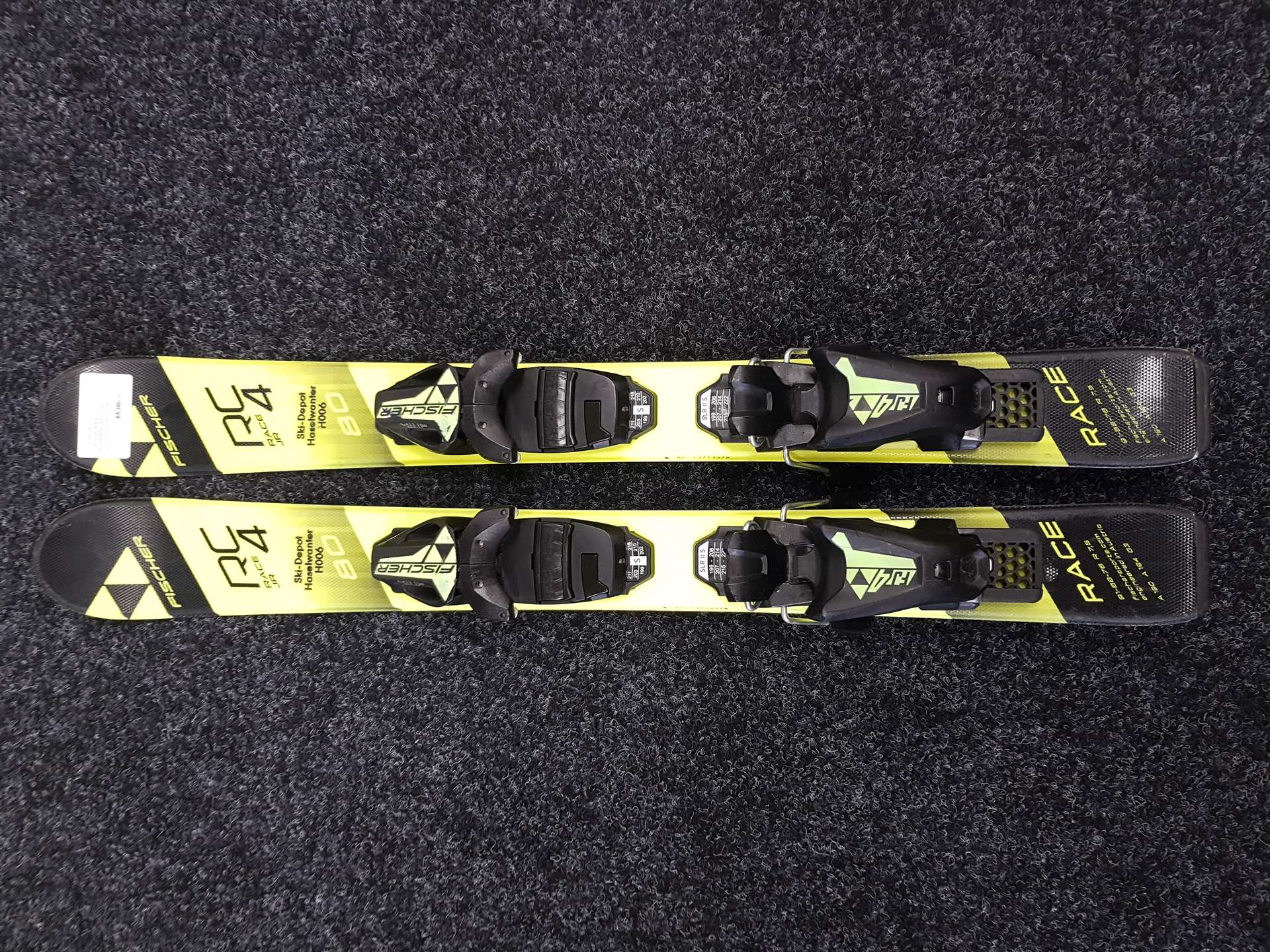 Rabljene dječje skije FISCHER RC 4 Race JR + vezovi Fischer FJ 4