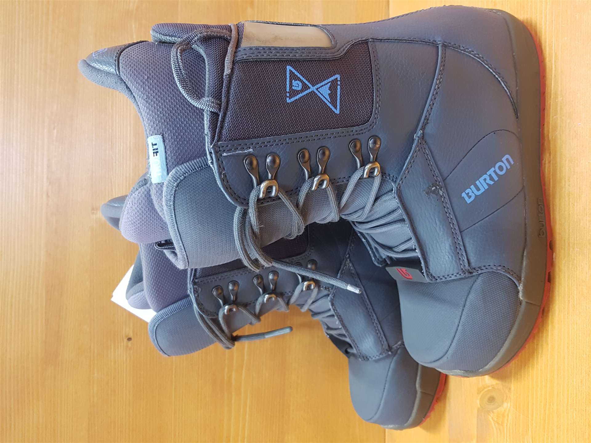 Ghete de snowboard BURTON Progression W folosite