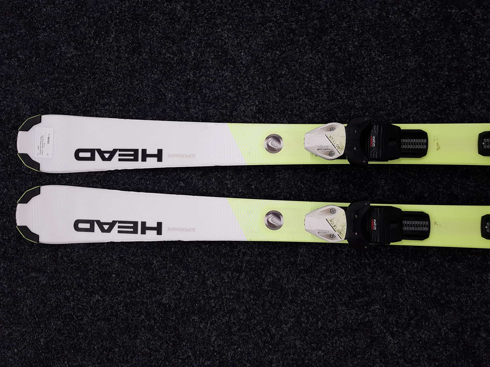 Gebrauchte HEAD Super Shape Skier + Head JRS 7.5 CA Bindungen