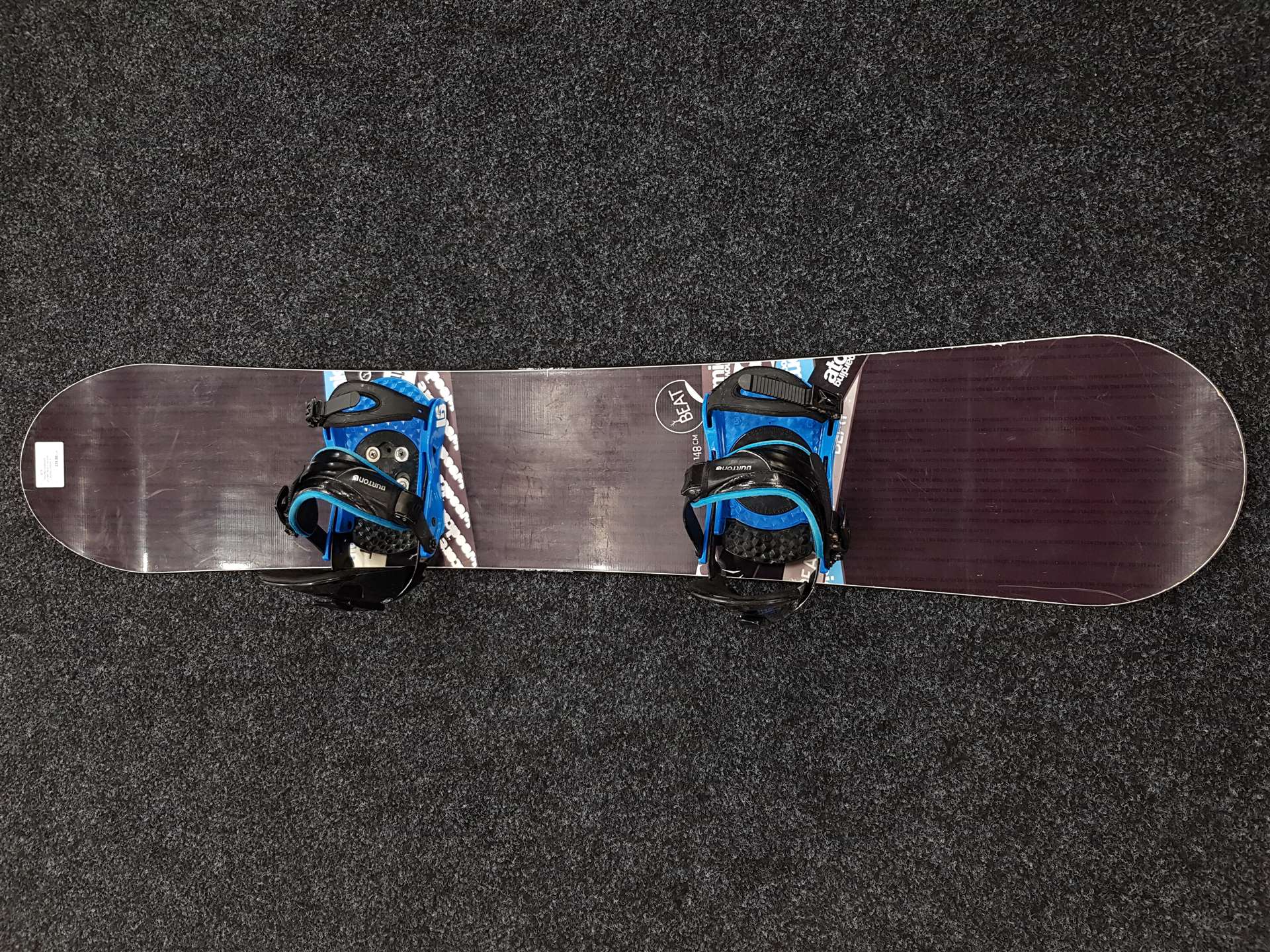 Použitý snowboard ATOMIC Beat + vázání Burton velikost S