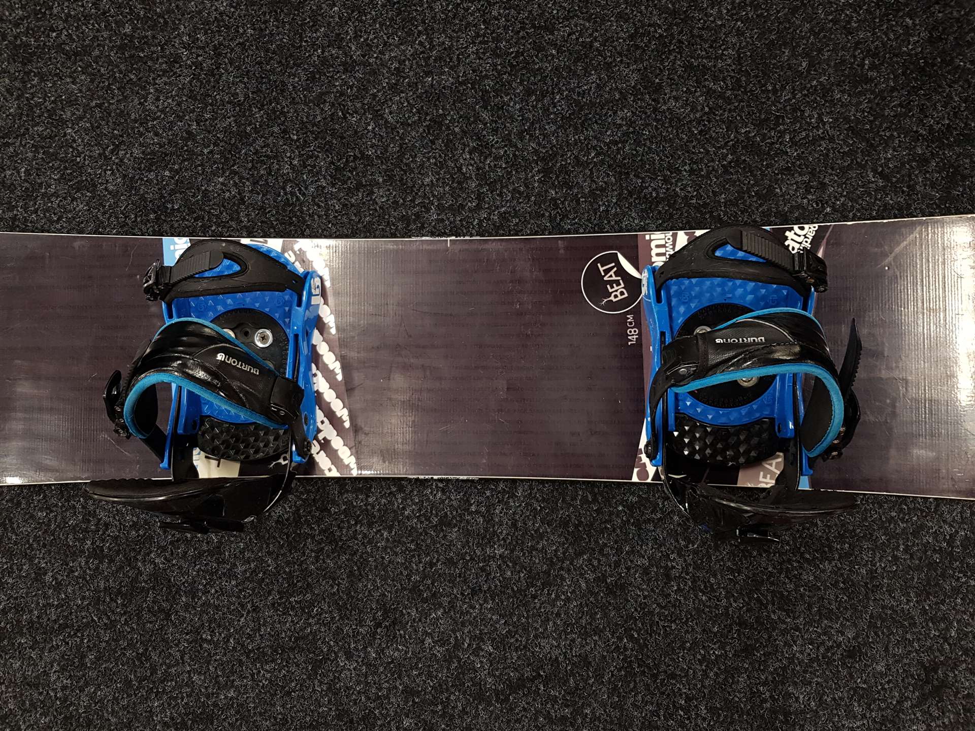 Použitý snowboard ATOMIC Beat + vázání Burton velikost S