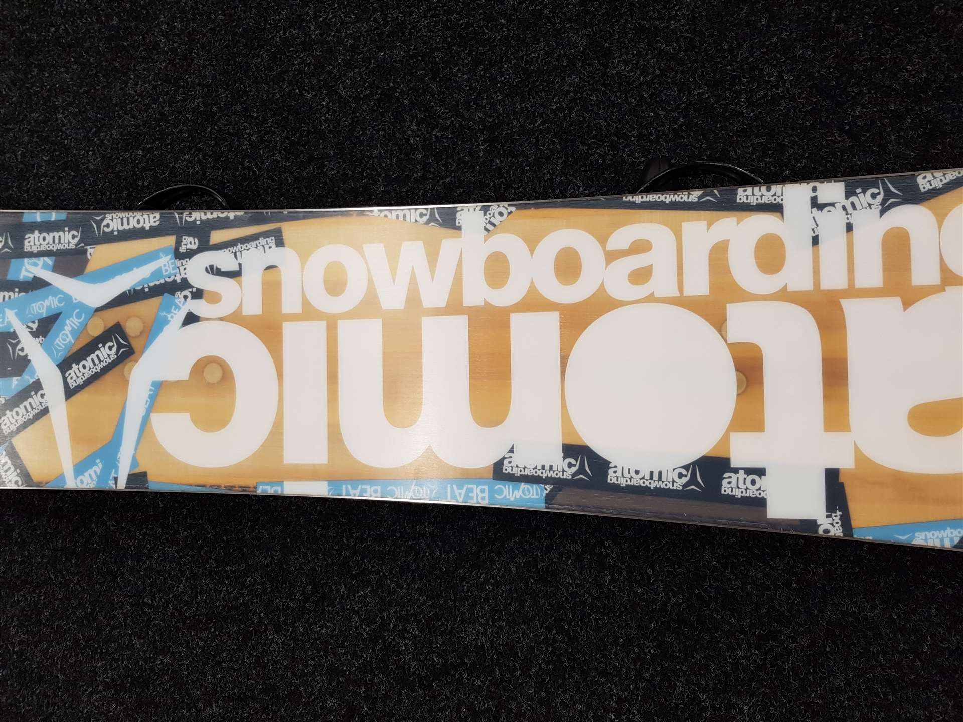 Použitý snowboard ATOMIC Beat + vázání Burton velikost S