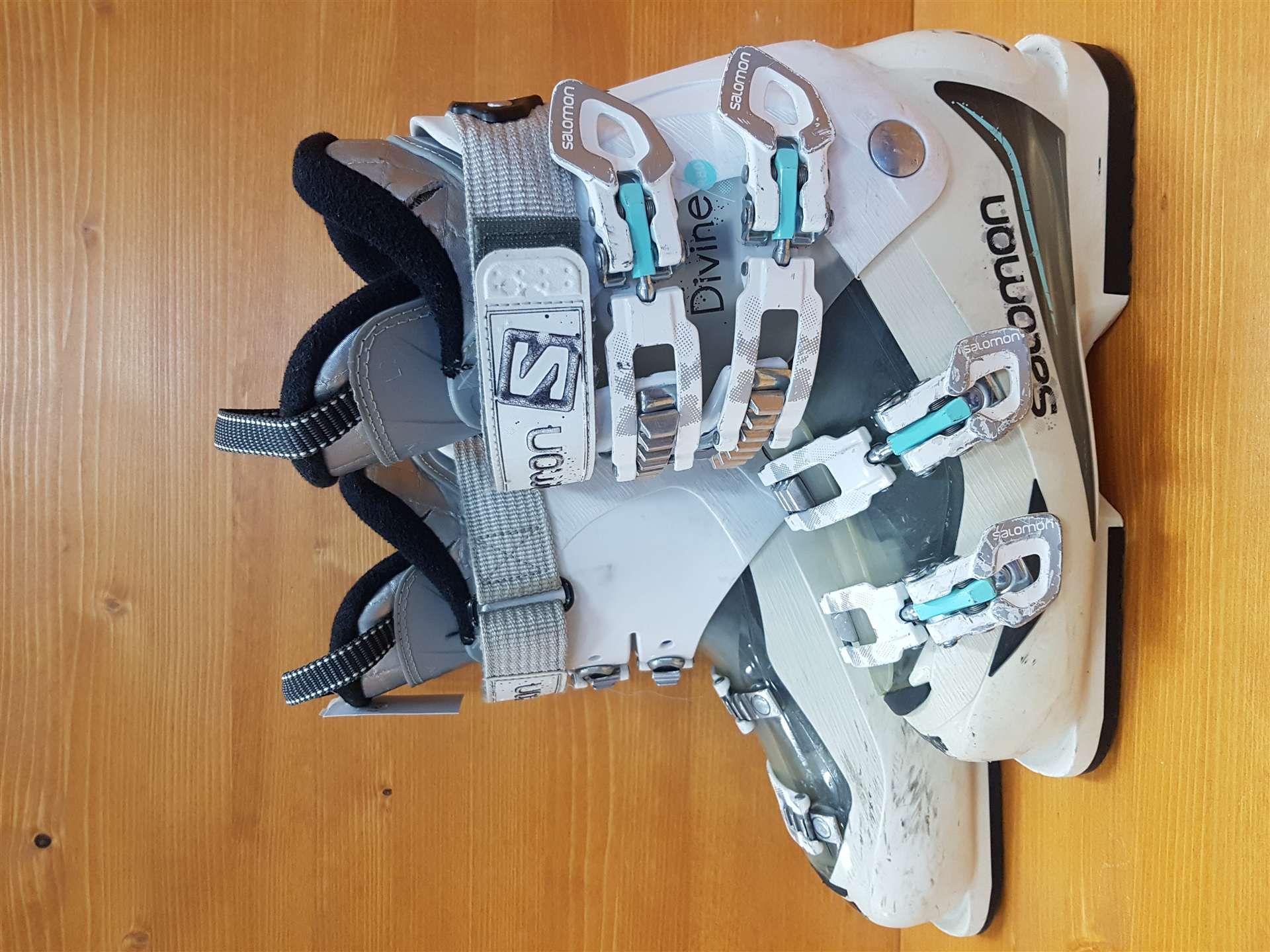 Gebrauchte Skischuhe SALOMON Divine R80