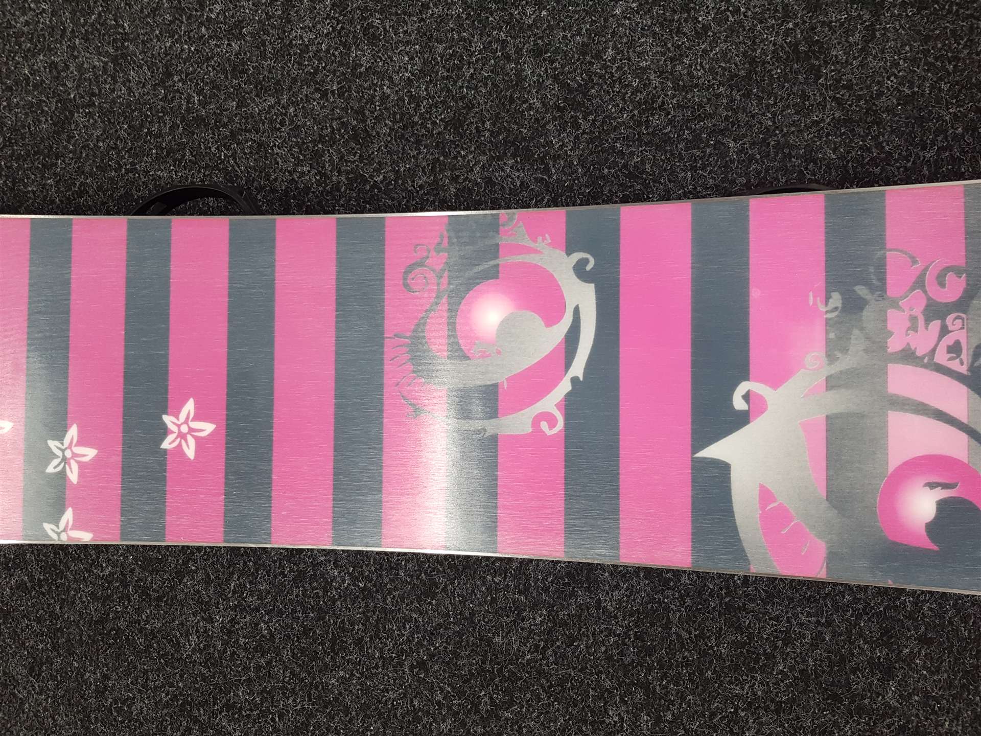 Použitý snowboard TRANS + vázání Rossignol velikost S/M
