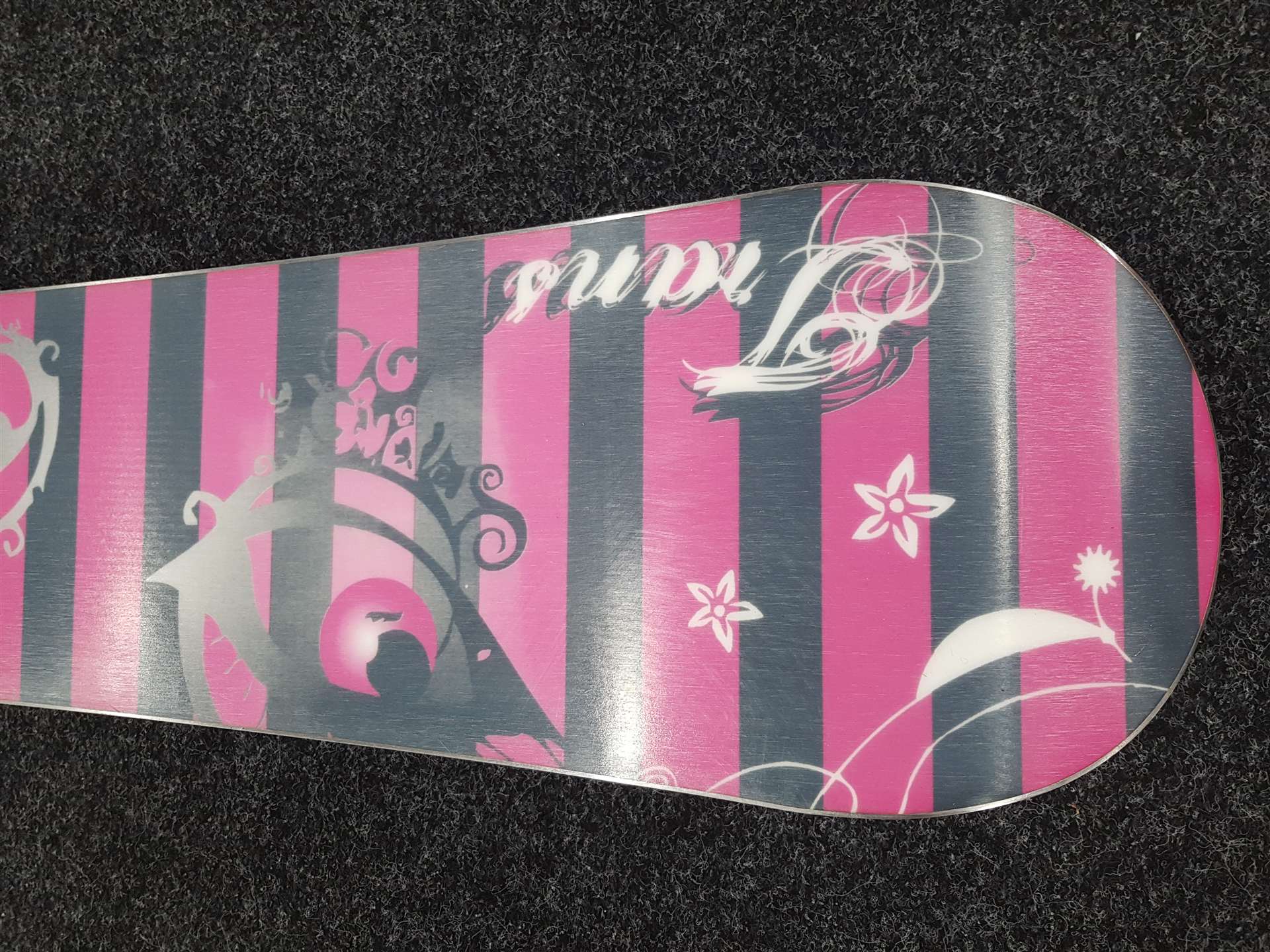Použitý snowboard TRANS + vázání Rossignol velikost S/M