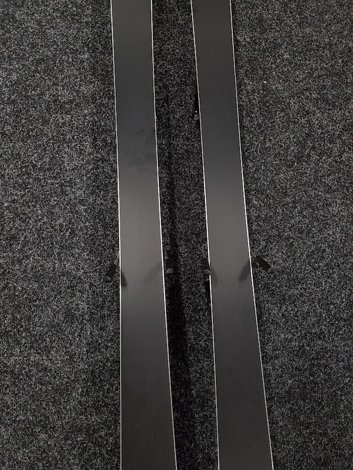 Bazárové lyže K2 Escape Power
