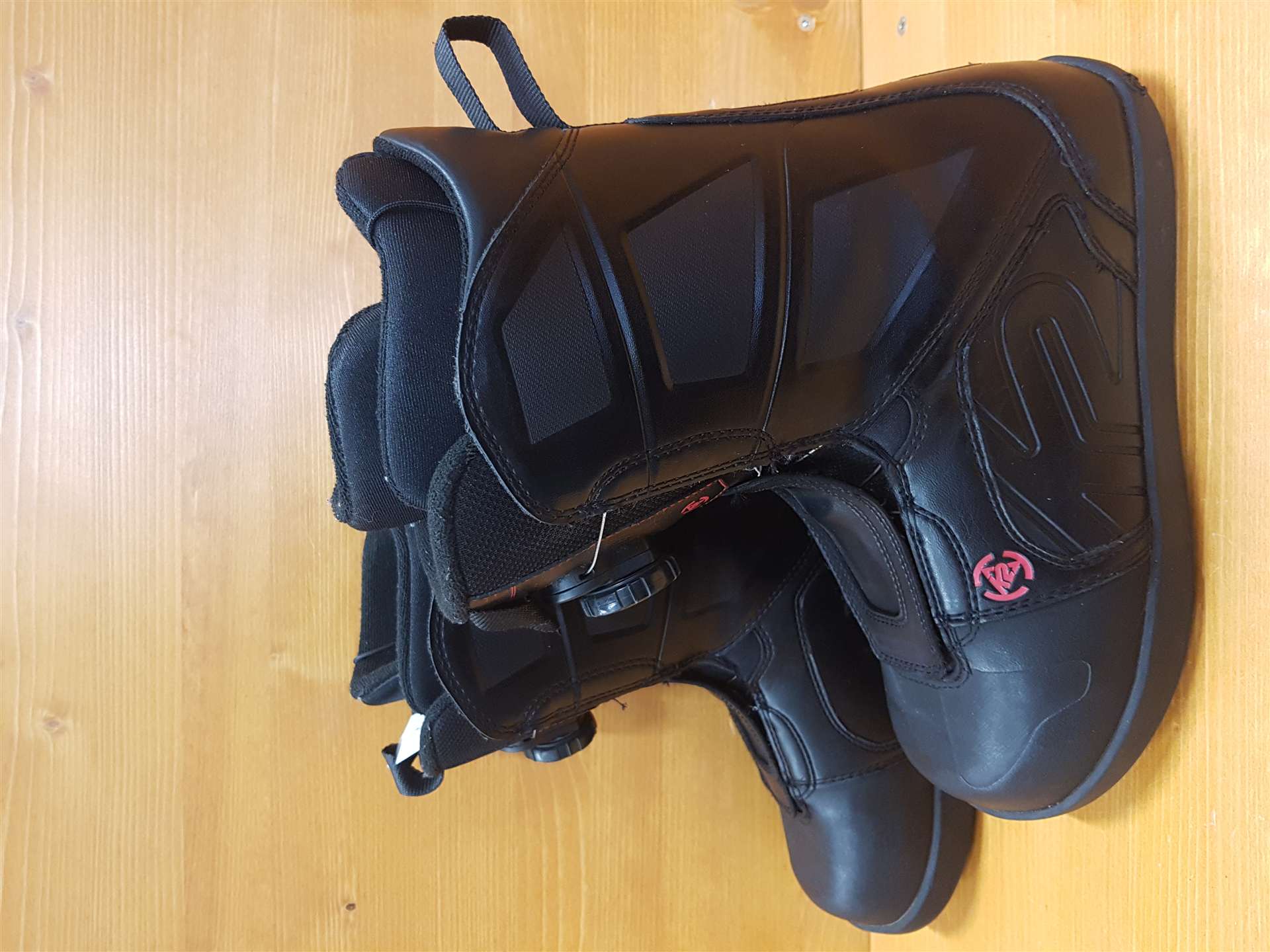 Ghete de snowboard K2 Raider folosite