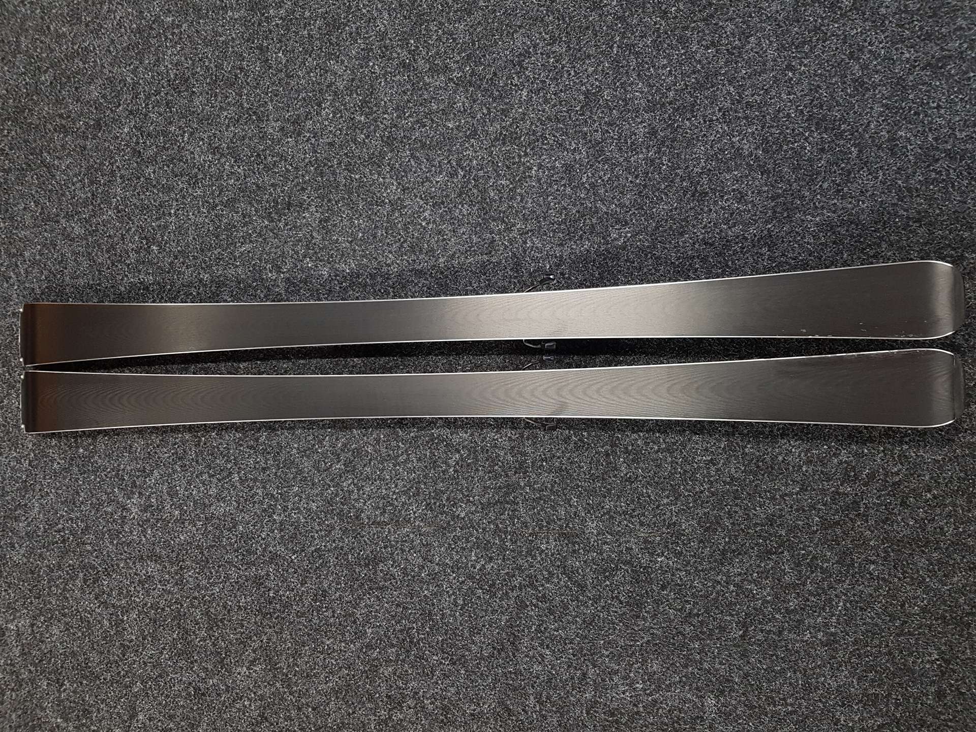 Skis ROSSIGNOL React RS d'occasion + fixations Look Xpress 10