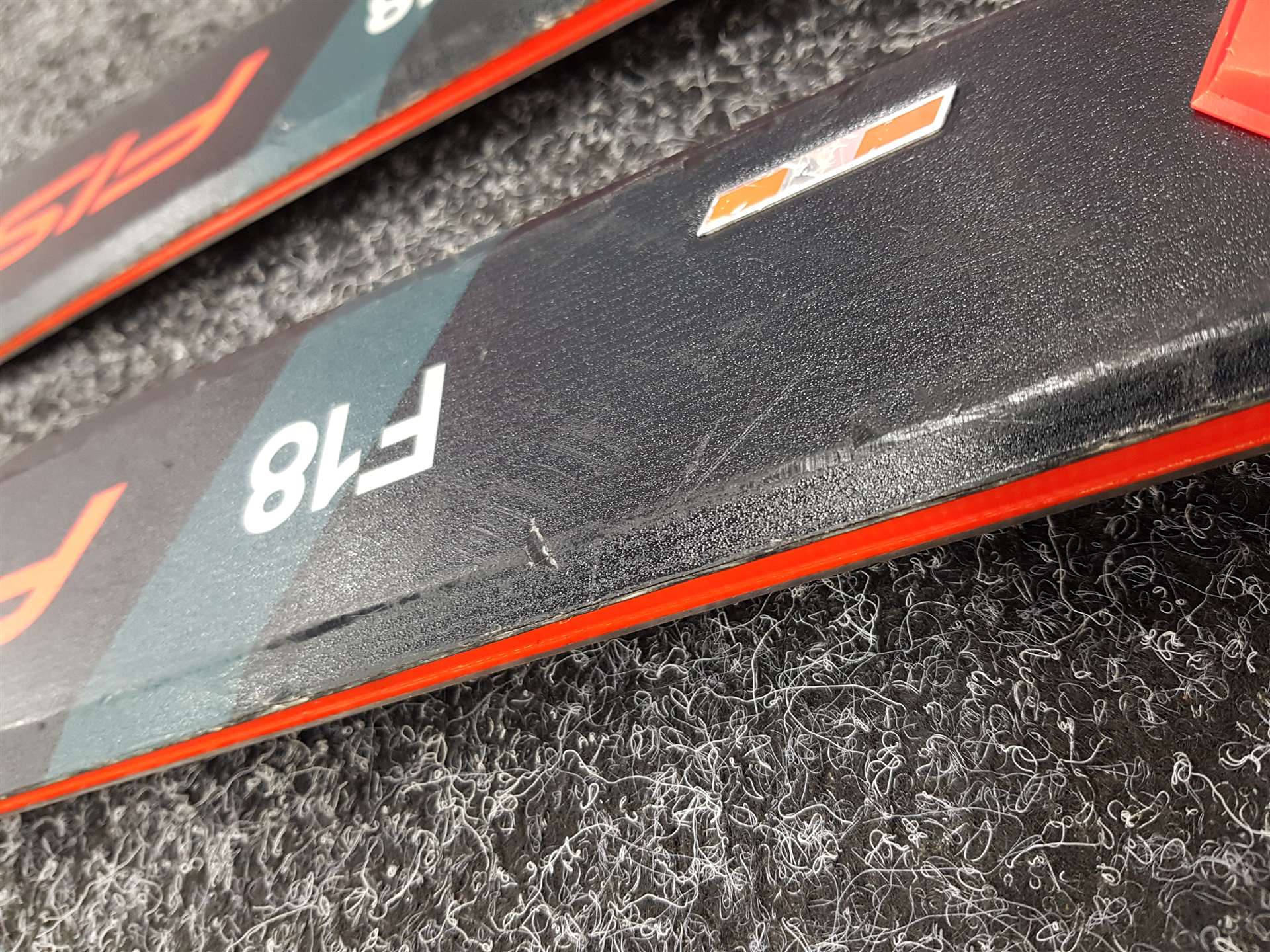 Gebrauchte FISCHER RC One F18 Ski + Fischer RS 11 Bindungen