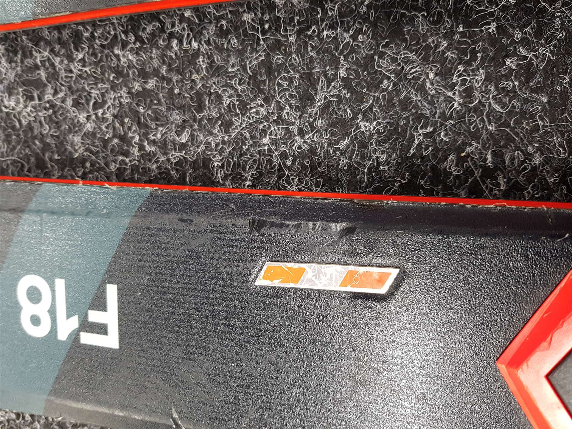 Gebrauchte FISCHER RC One F18 Ski + Fischer RS 11 Bindungen