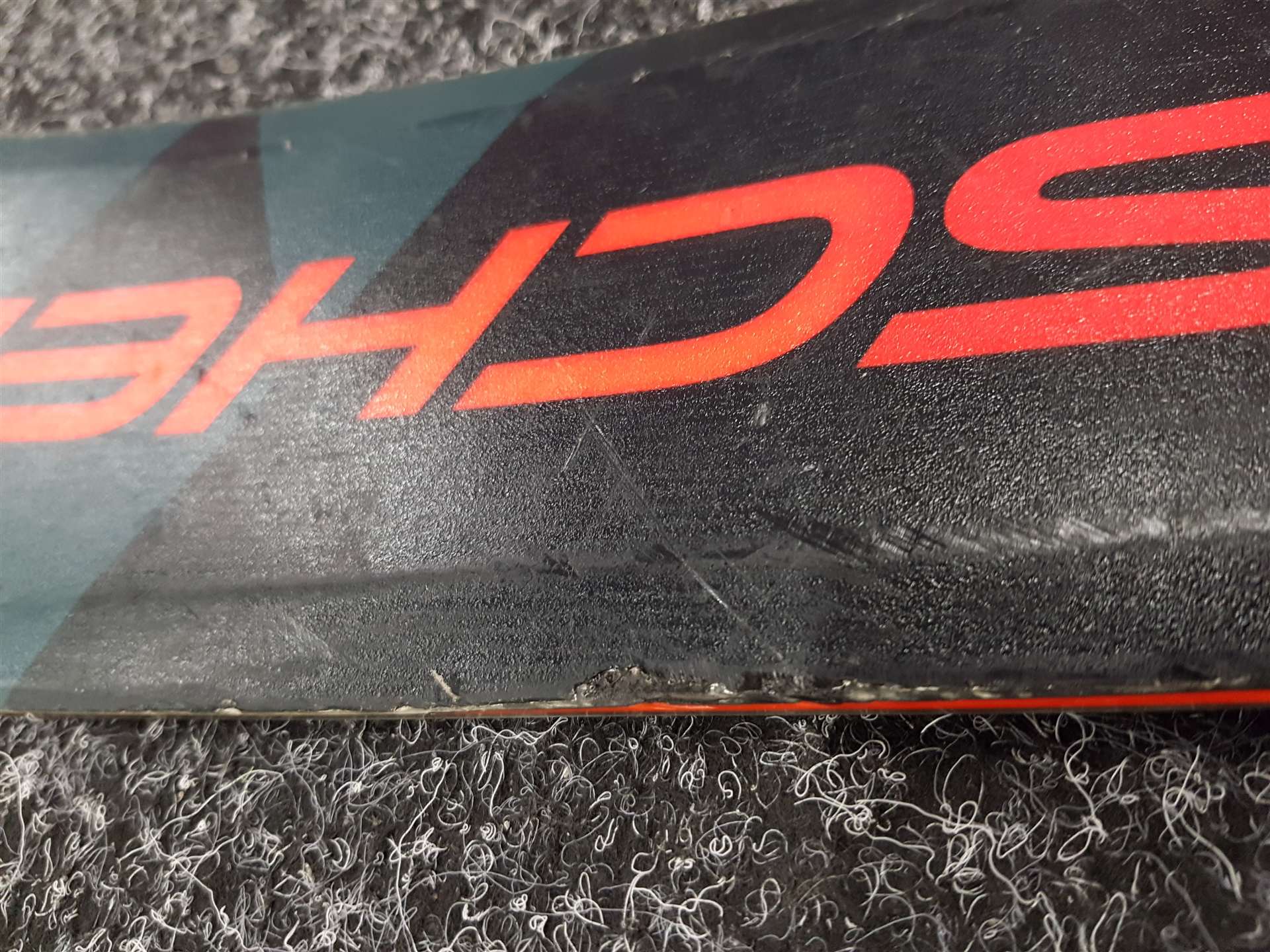 Gebrauchte FISCHER RC One F18 Ski + Fischer RS 11 Bindungen