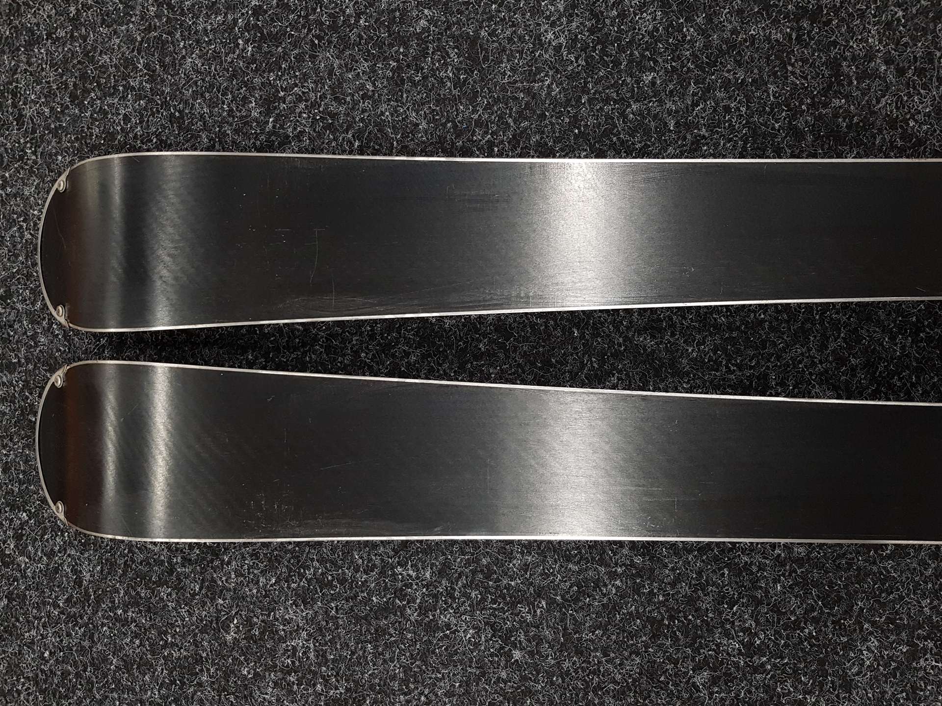 Gebrauchte FISCHER RC One F18 Ski + Fischer RS 11 Bindungen