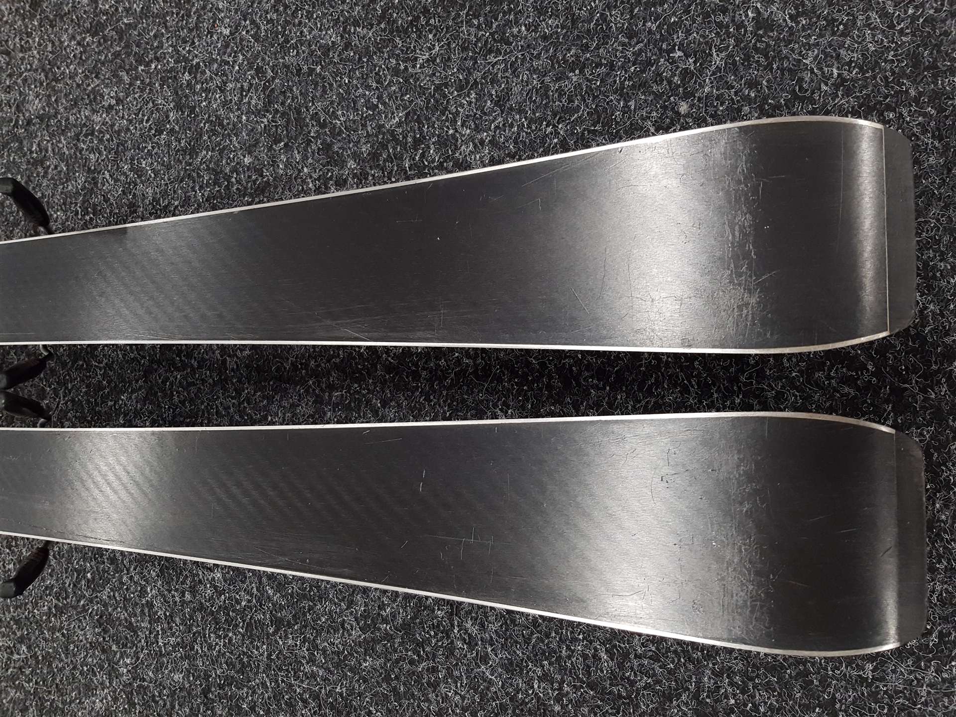 Gebrauchte FISCHER RC One F18 Ski + Fischer RS 11 Bindungen