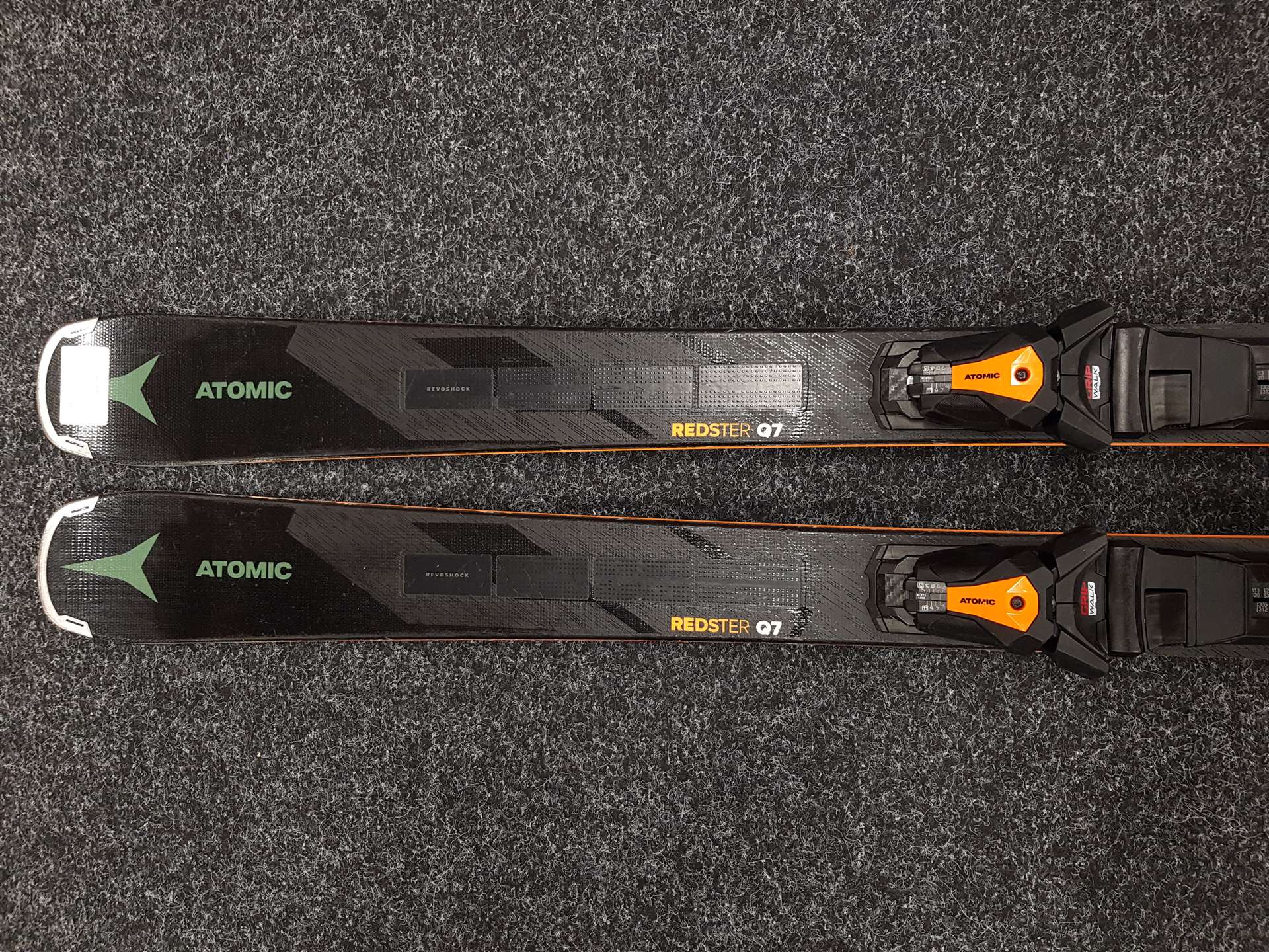 Schiuri ATOMIC Redster Q7 folosite + legături Atomic MI 12