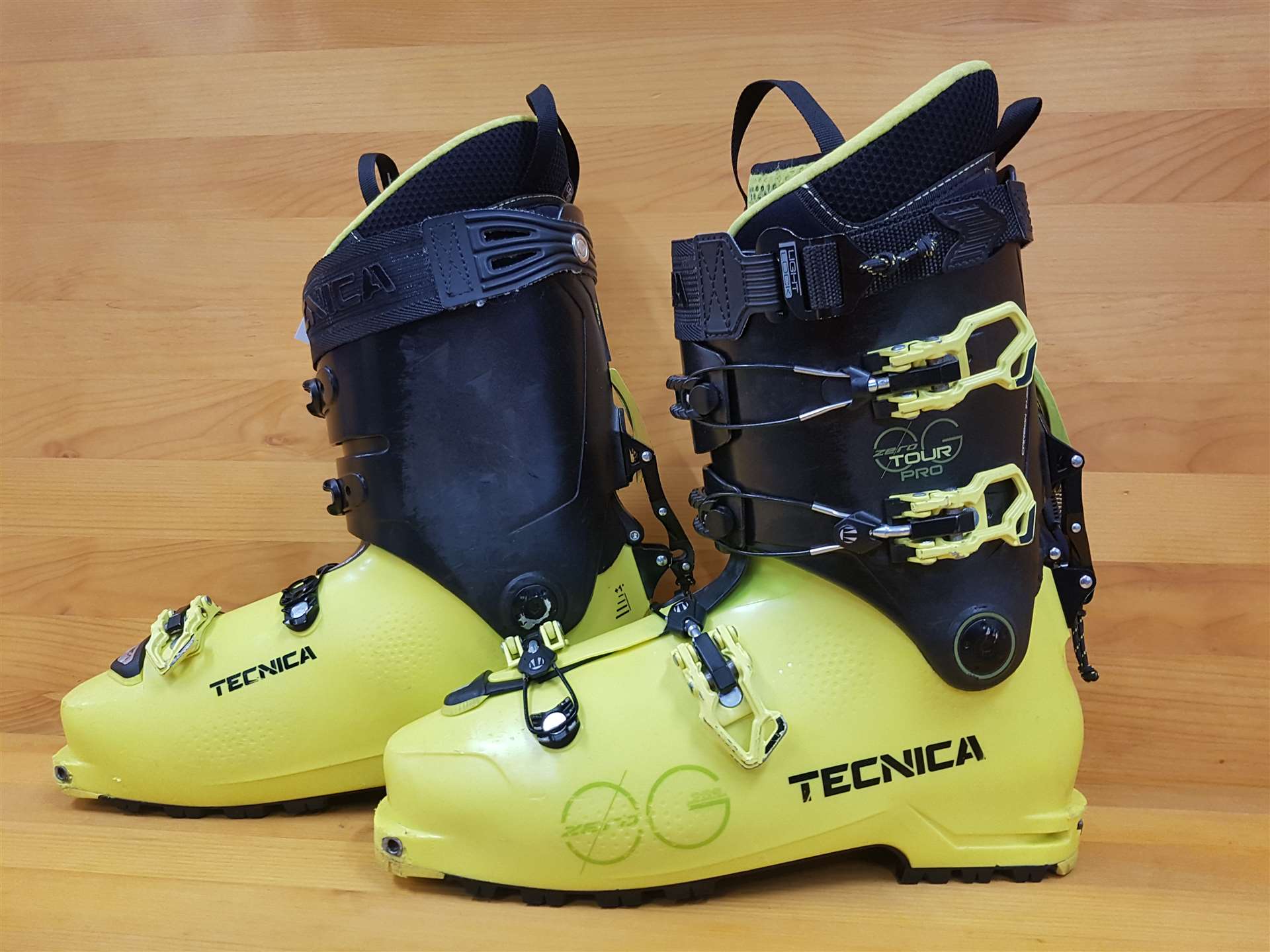 Bazárové skialp lyžiarky Tecnica Zero G Tour Pro