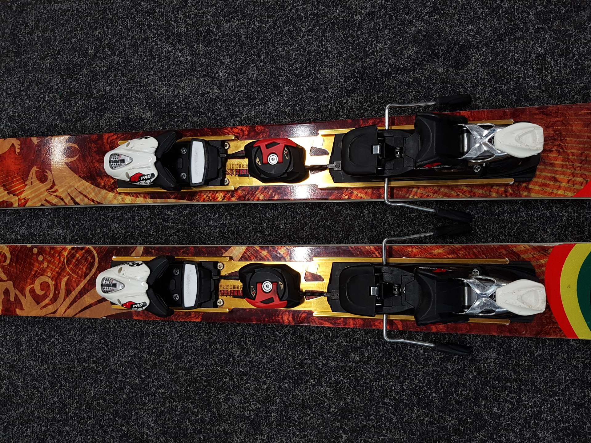 Gebrauchte Freeride-Skier NORDICA Girish